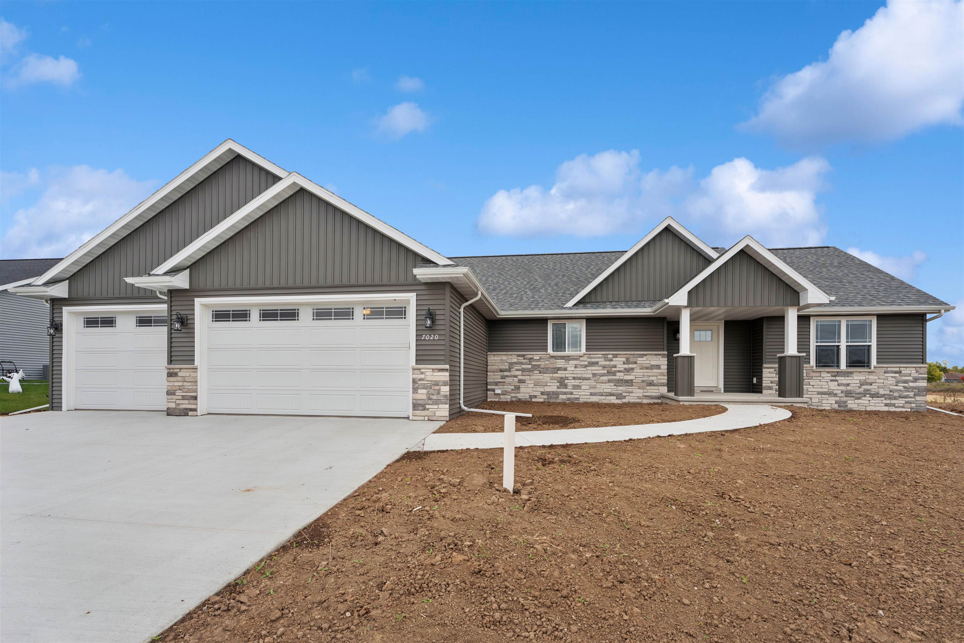 W7020 Jaclyn Lane Property Photo 1