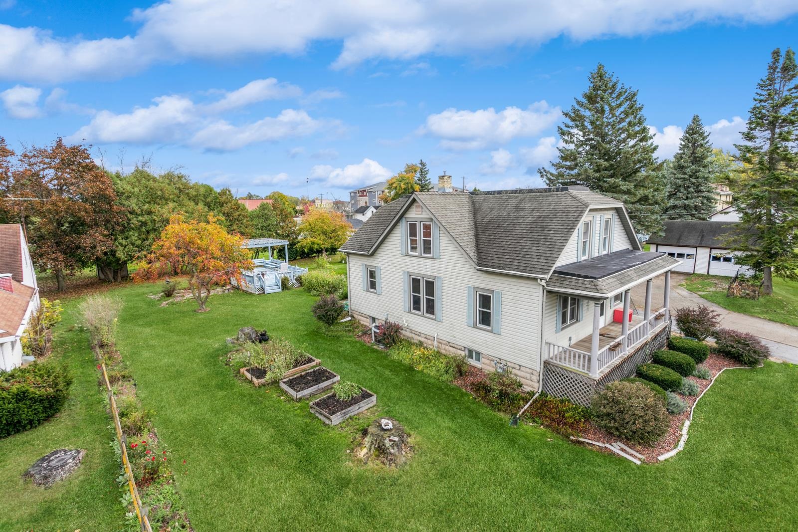 314 COLUMBUS Avenue Property Photo 1