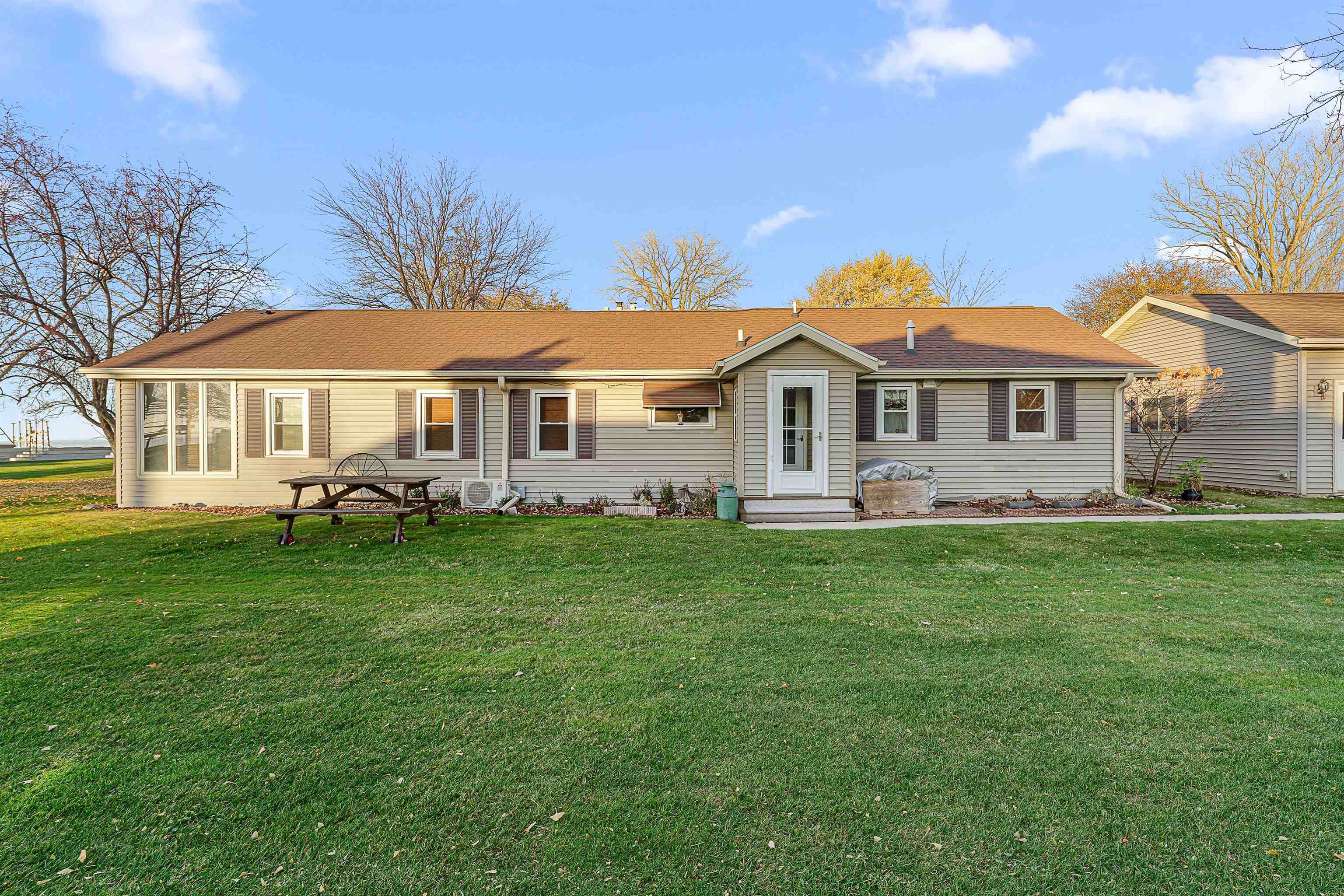 N8464 Minawa Beach Road Property Photo 1