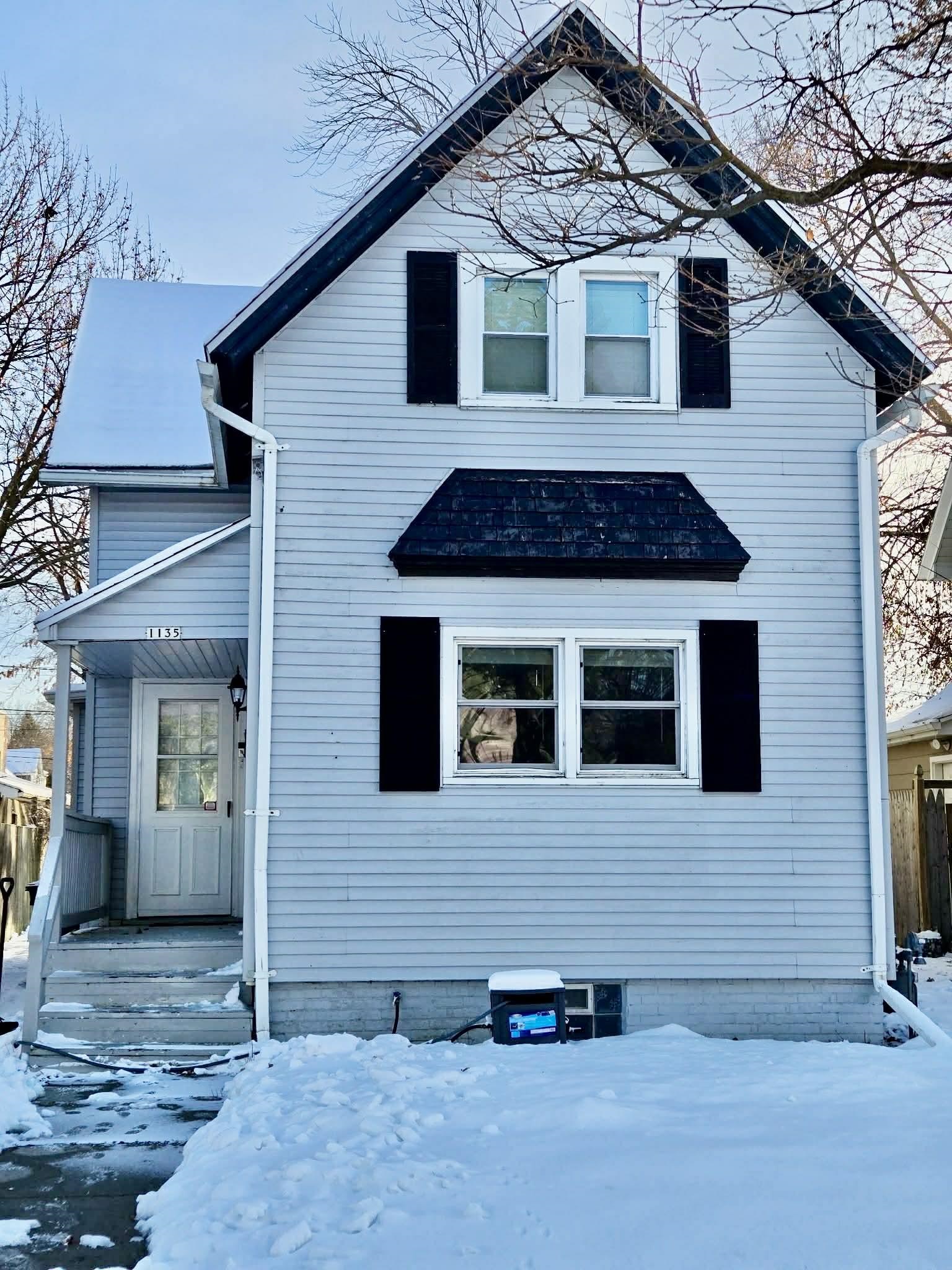 1135 LOGAN Avenue