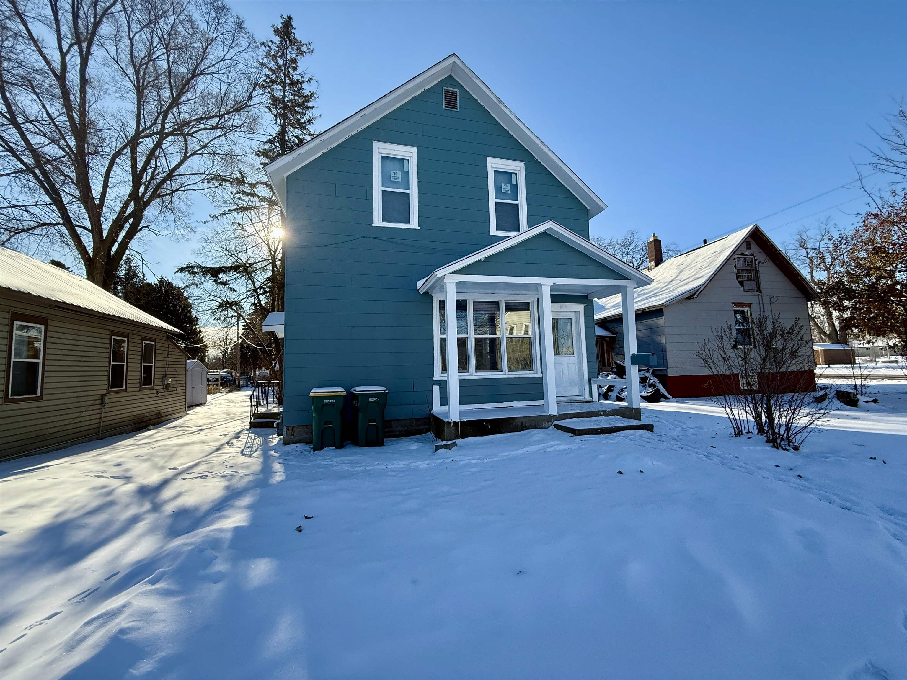 104 Lake Street Property Photo 1