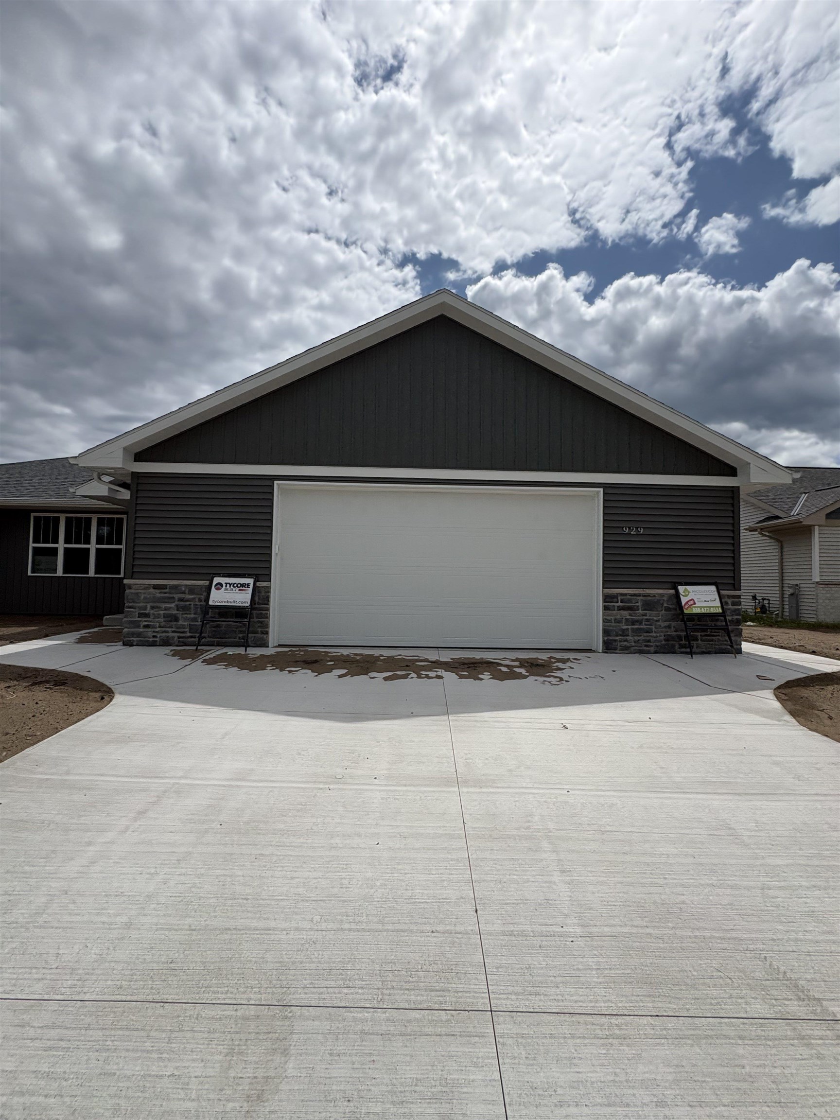 929 Constellation Way Property Photo 1