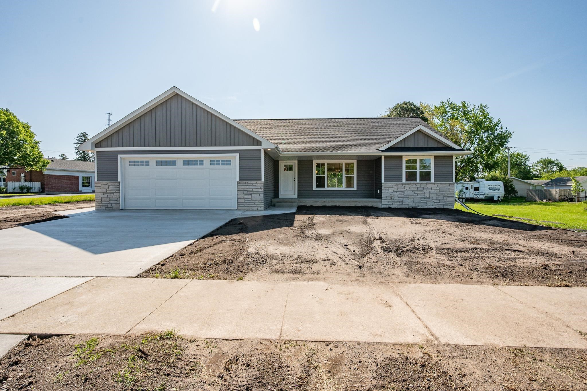 1040 Ethel Avenue Property Photo 1