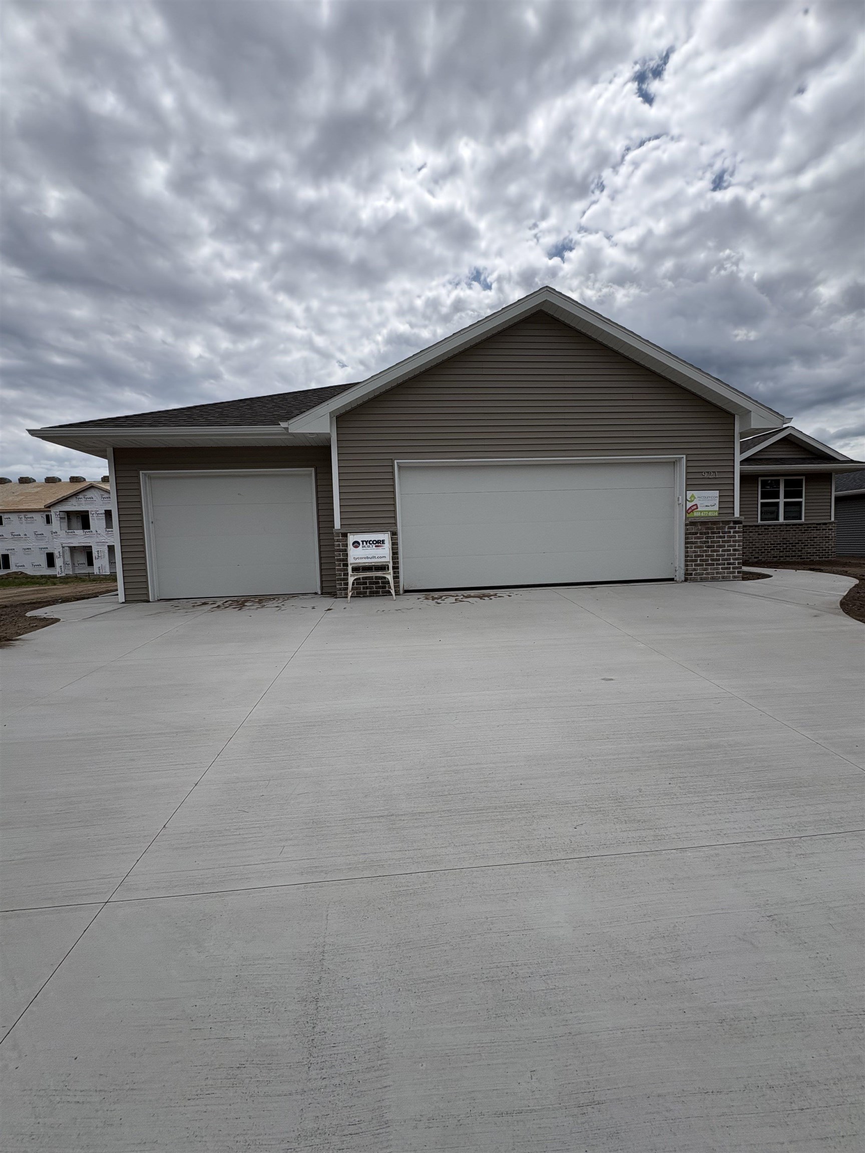 921 Constellation Way Property Photo 1