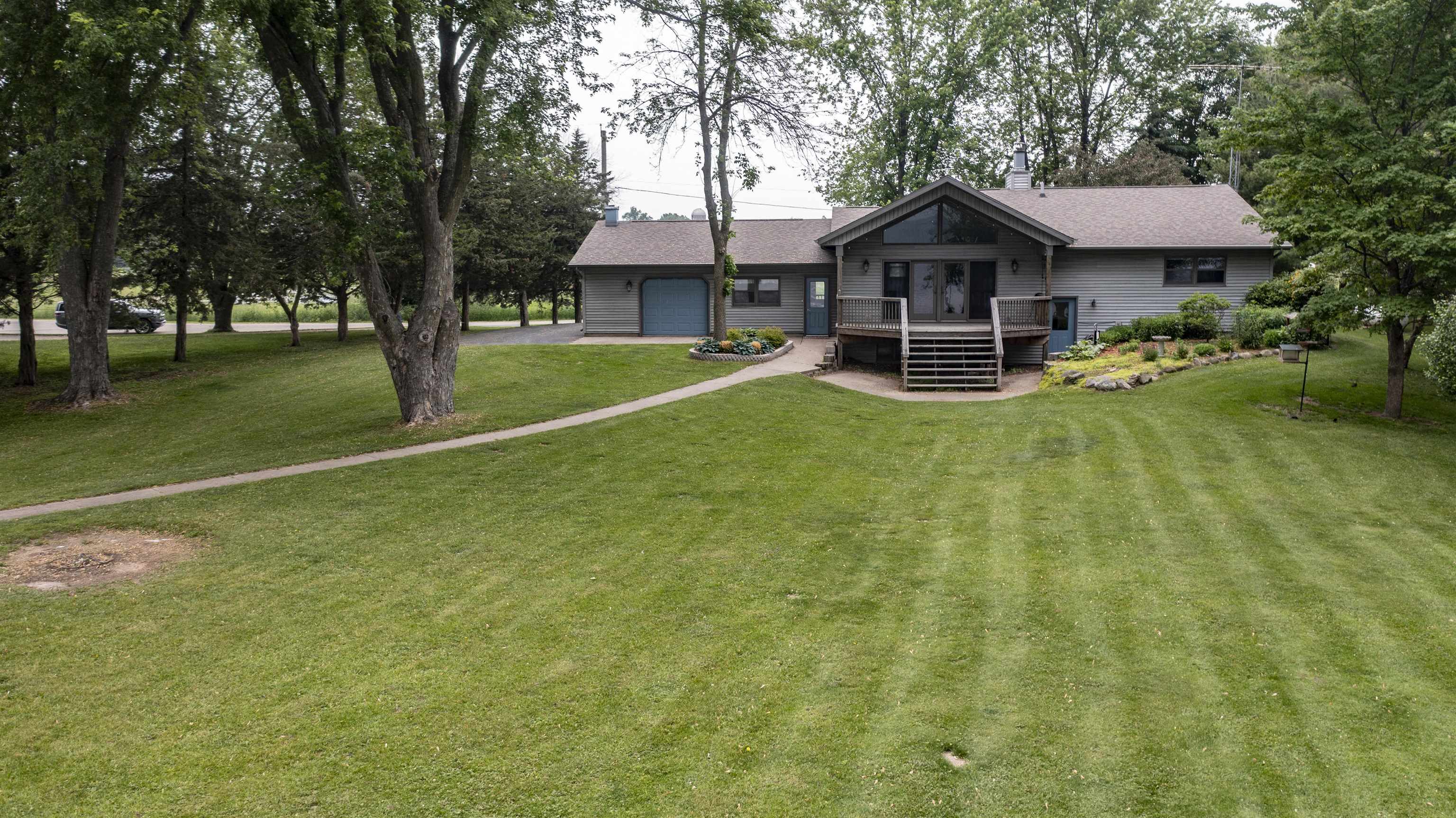 9205 Willow Lane Property Photo 1