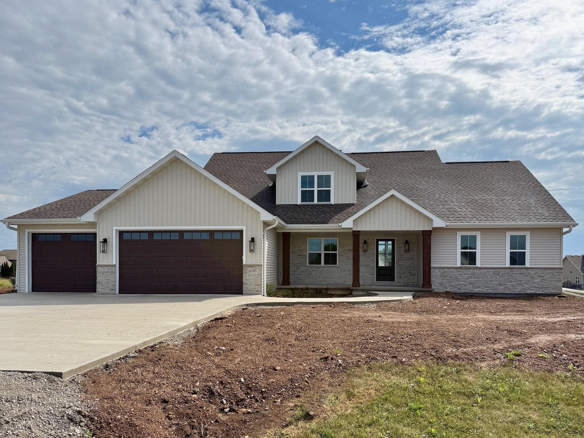 4190 N Rose Meadow Lane Property Photo 1