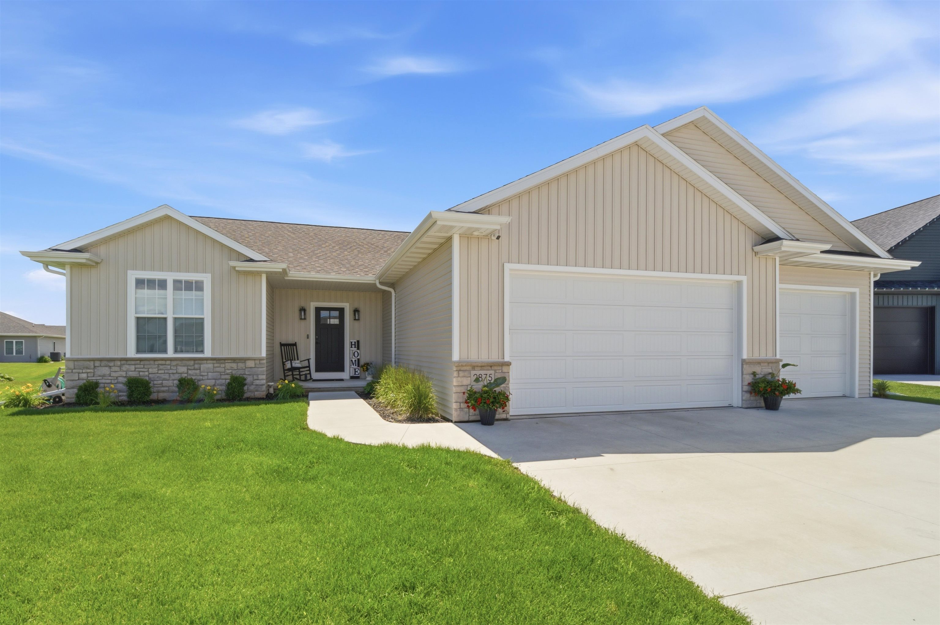 2875 E Turquoise Lane Property Photo 1