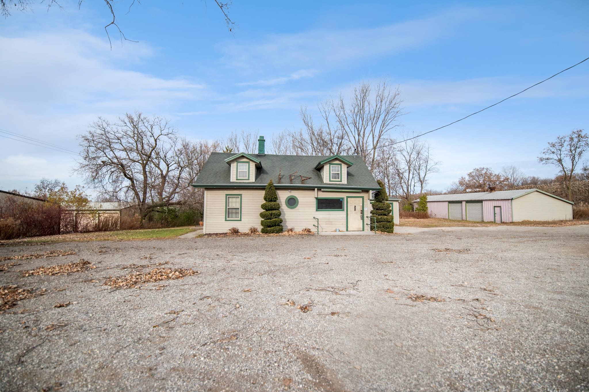 2657 University Avenue Property Photo 1