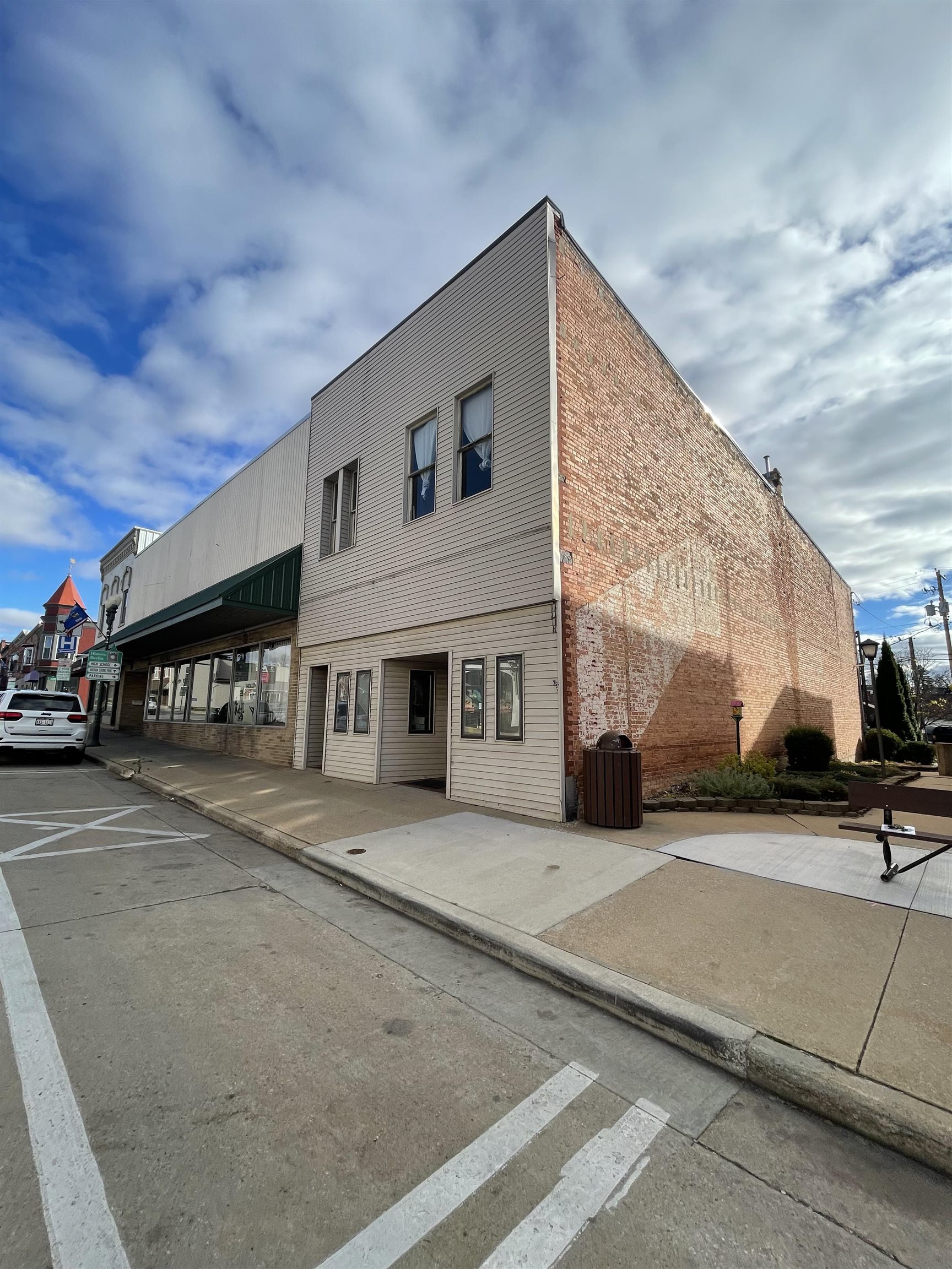 110 W Huron Street Property Photo 1