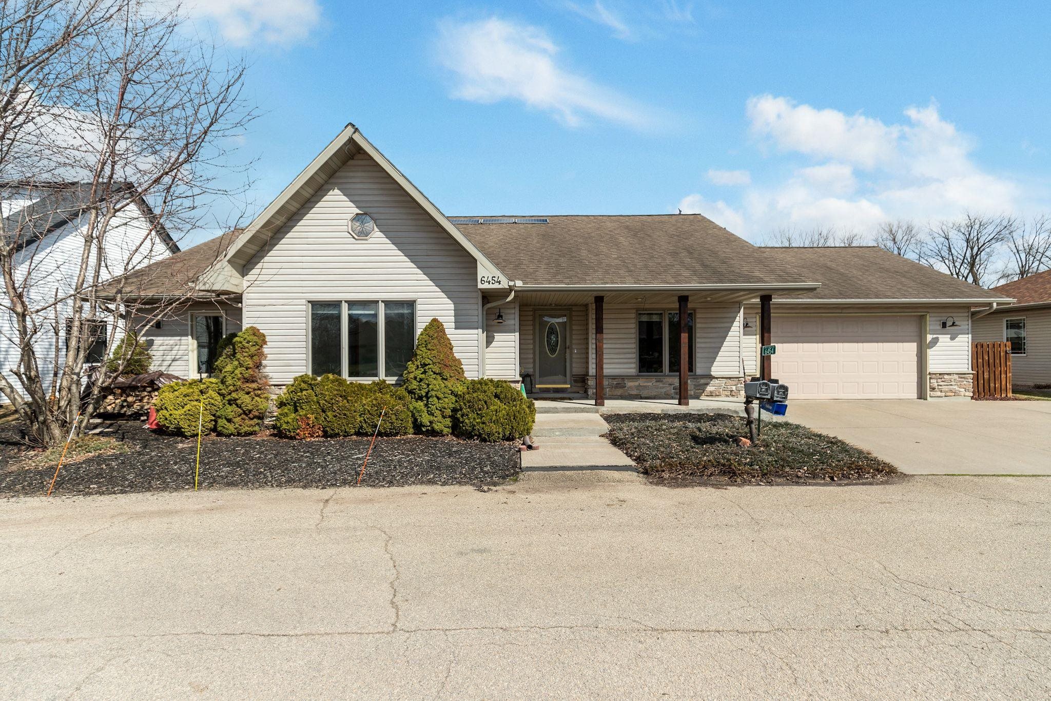 6454 Sunshine Harbour Drive Property Photo 1