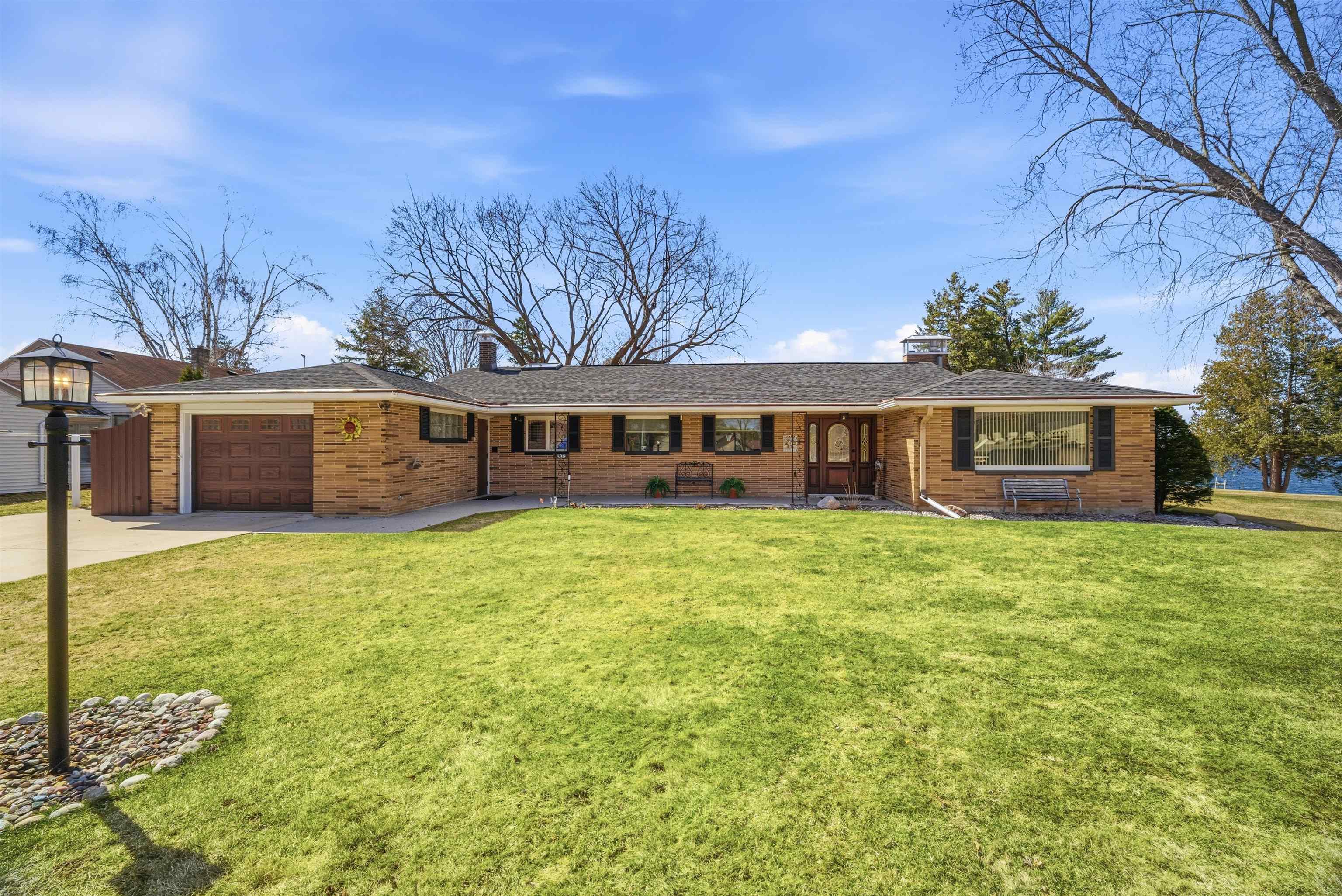 136 Circle Drive Property Photo 1