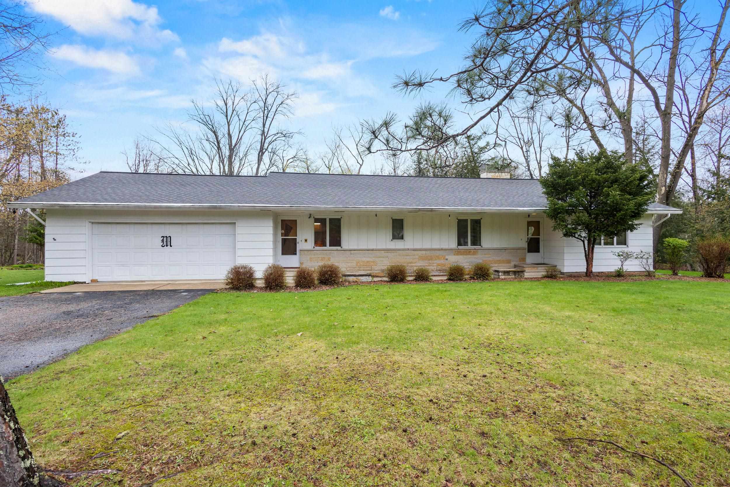 E4568 County Road C Property Photo 1