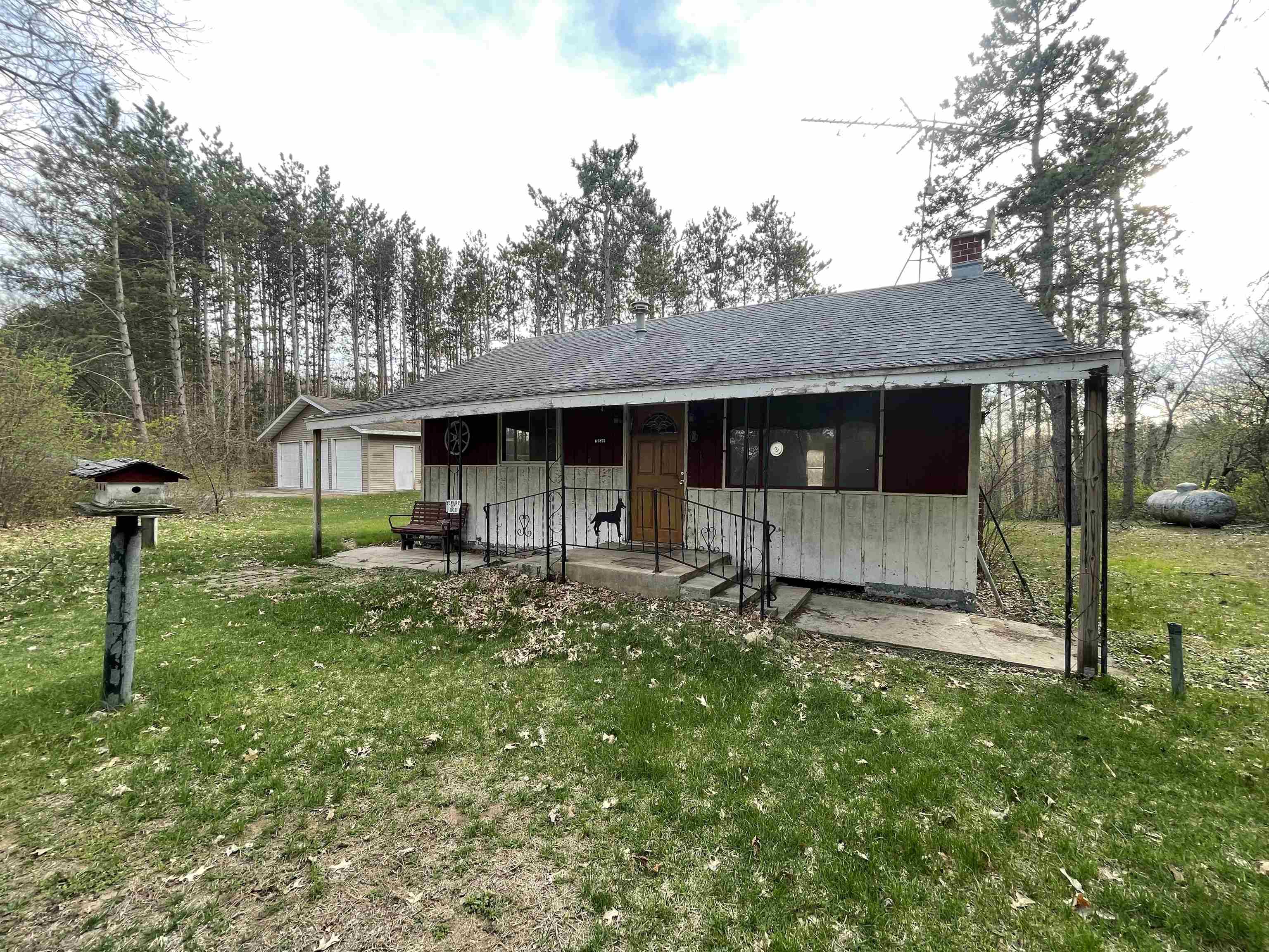 N6855 S Lake Drive Property Photo 1