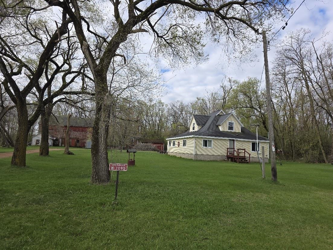 W7095 County Road Gh Property Photo 1