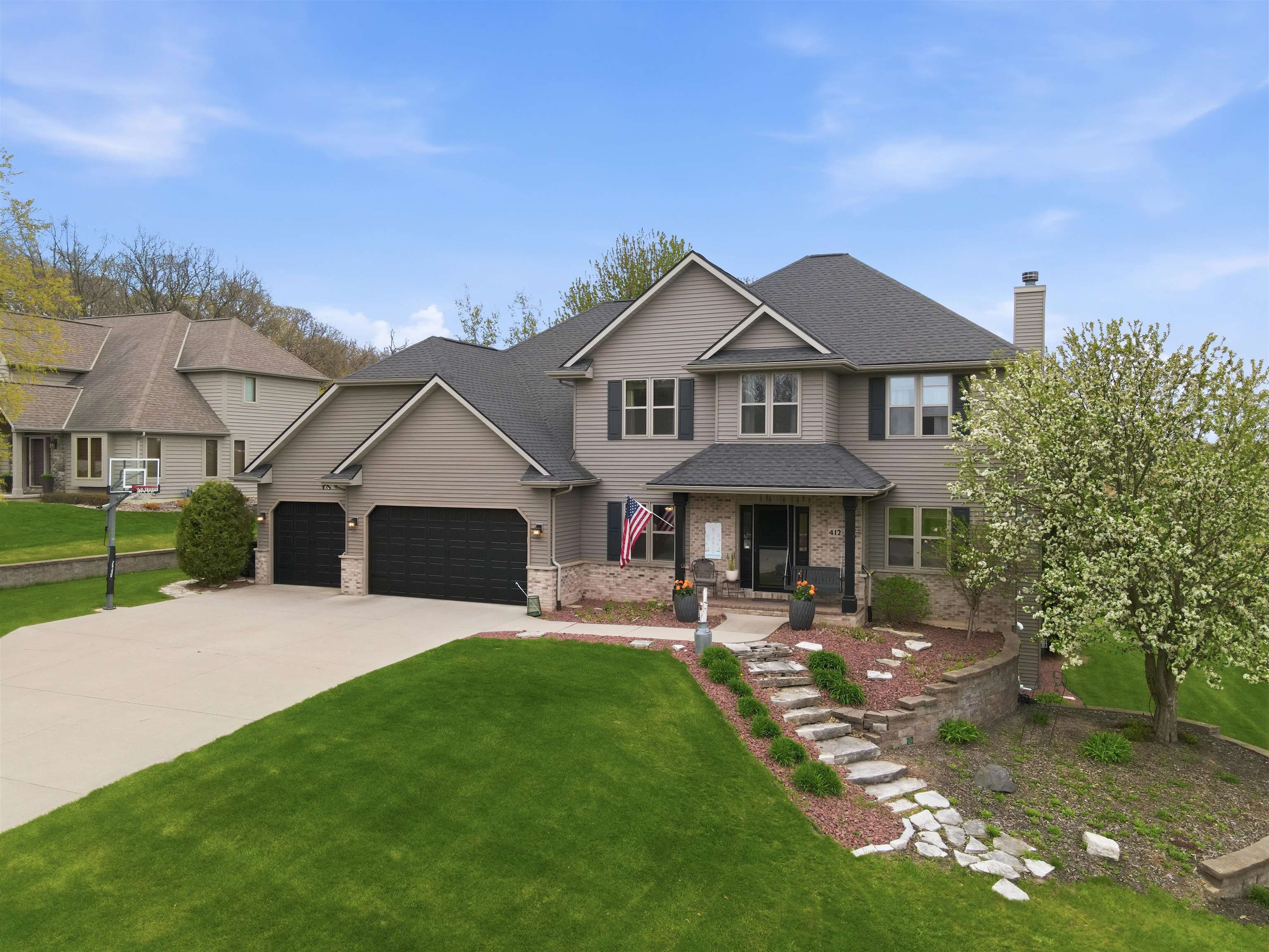 412 Ledgewood Drive Property Photo 1