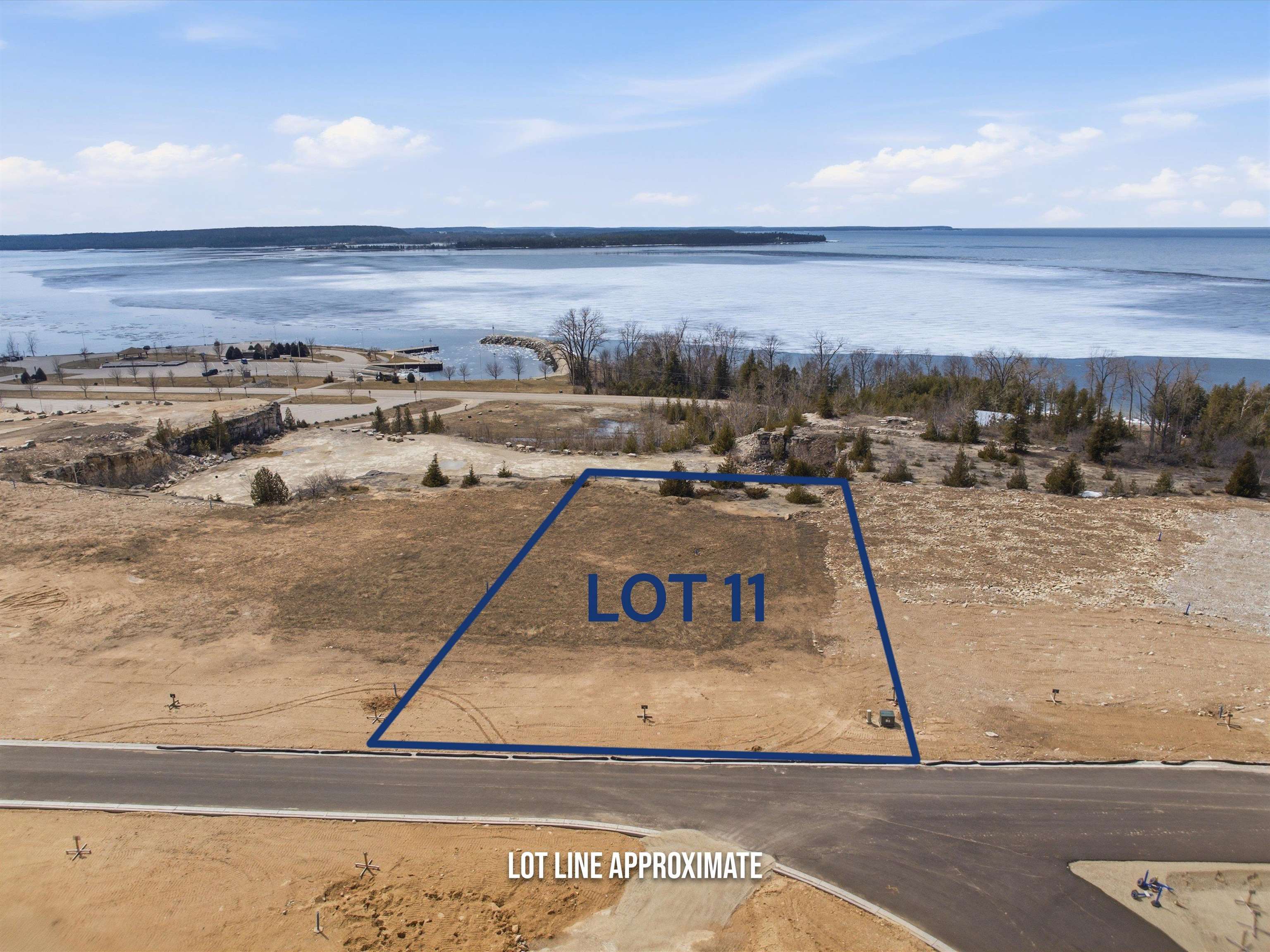 Quarry Bluff Court Property Photo 1