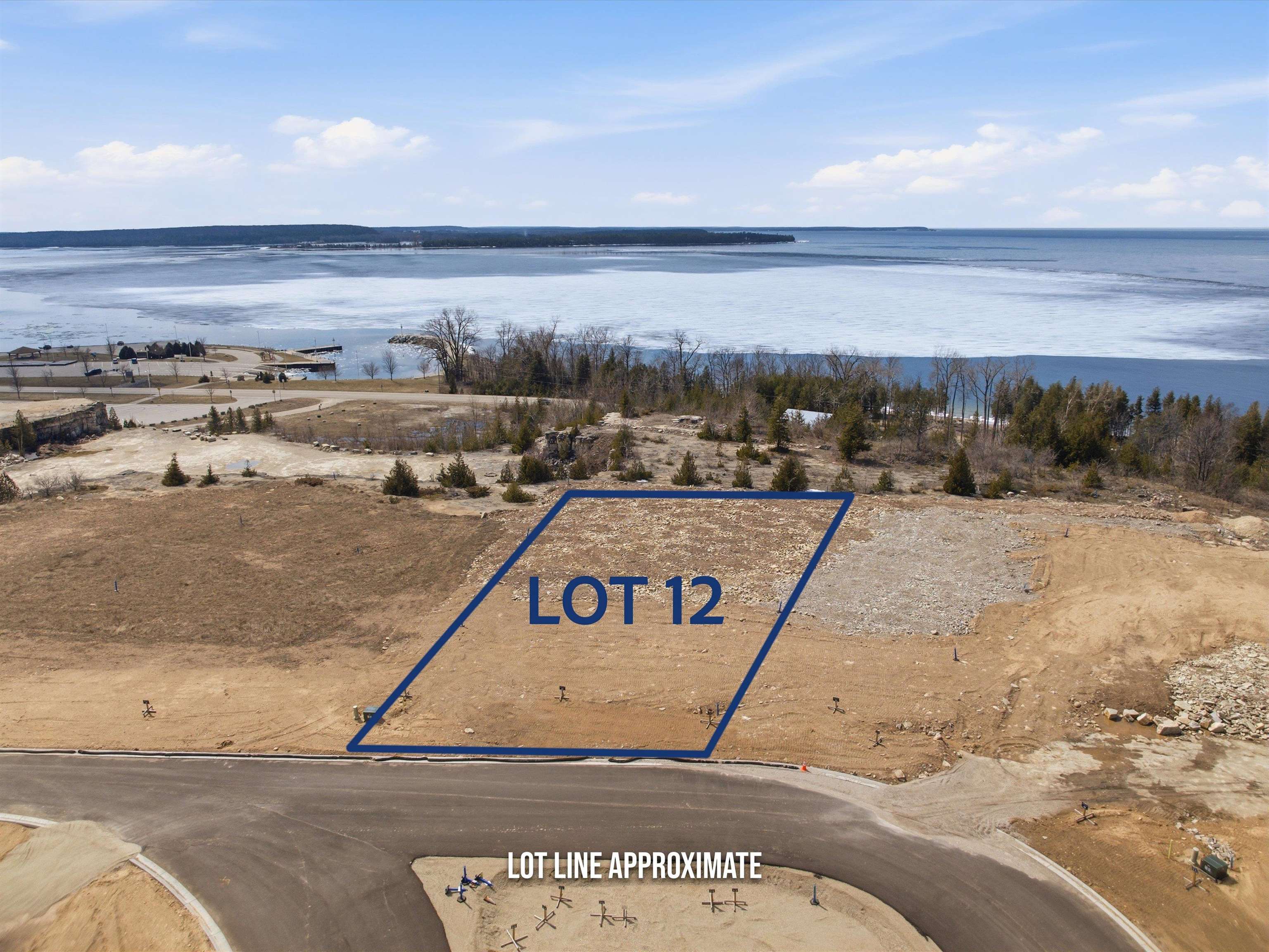 Quarry Bluff Court Property Photo 1
