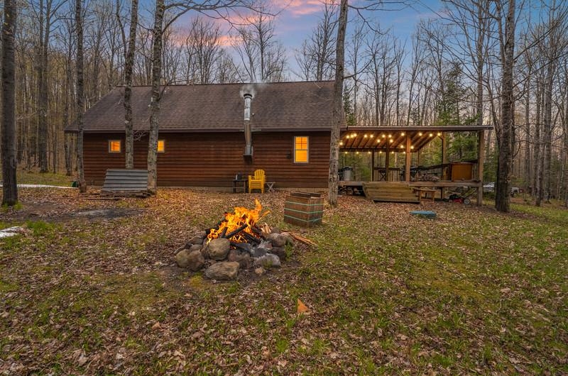 1458 WOODLAWN Road