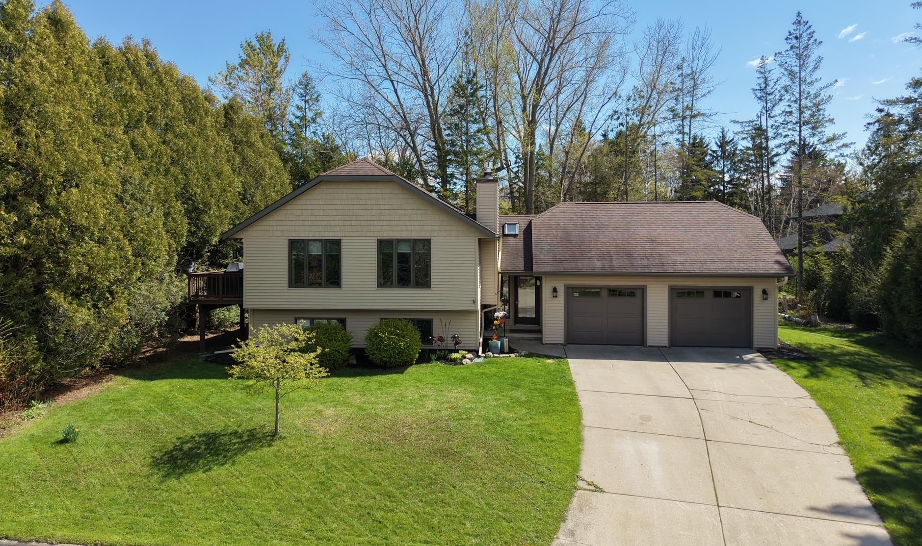 641 E Walnut Place Property Photo 1