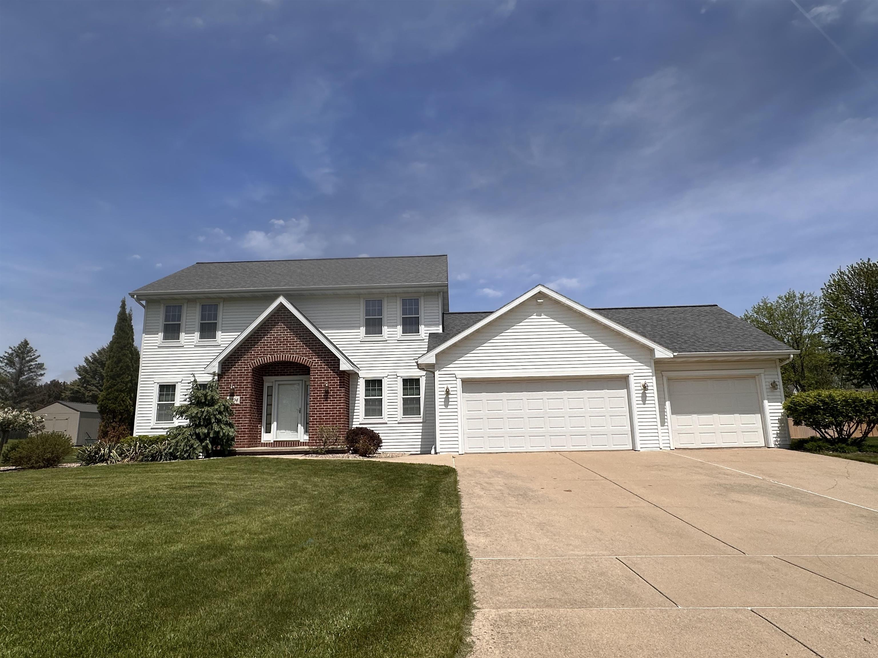 2704 Brookview Drive Property Photo 1