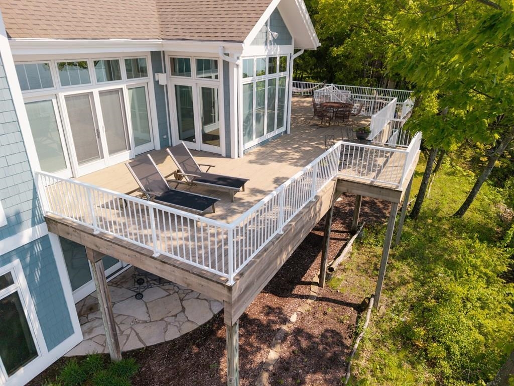 8891 Gibraltar Bluff Road Property Photo 1