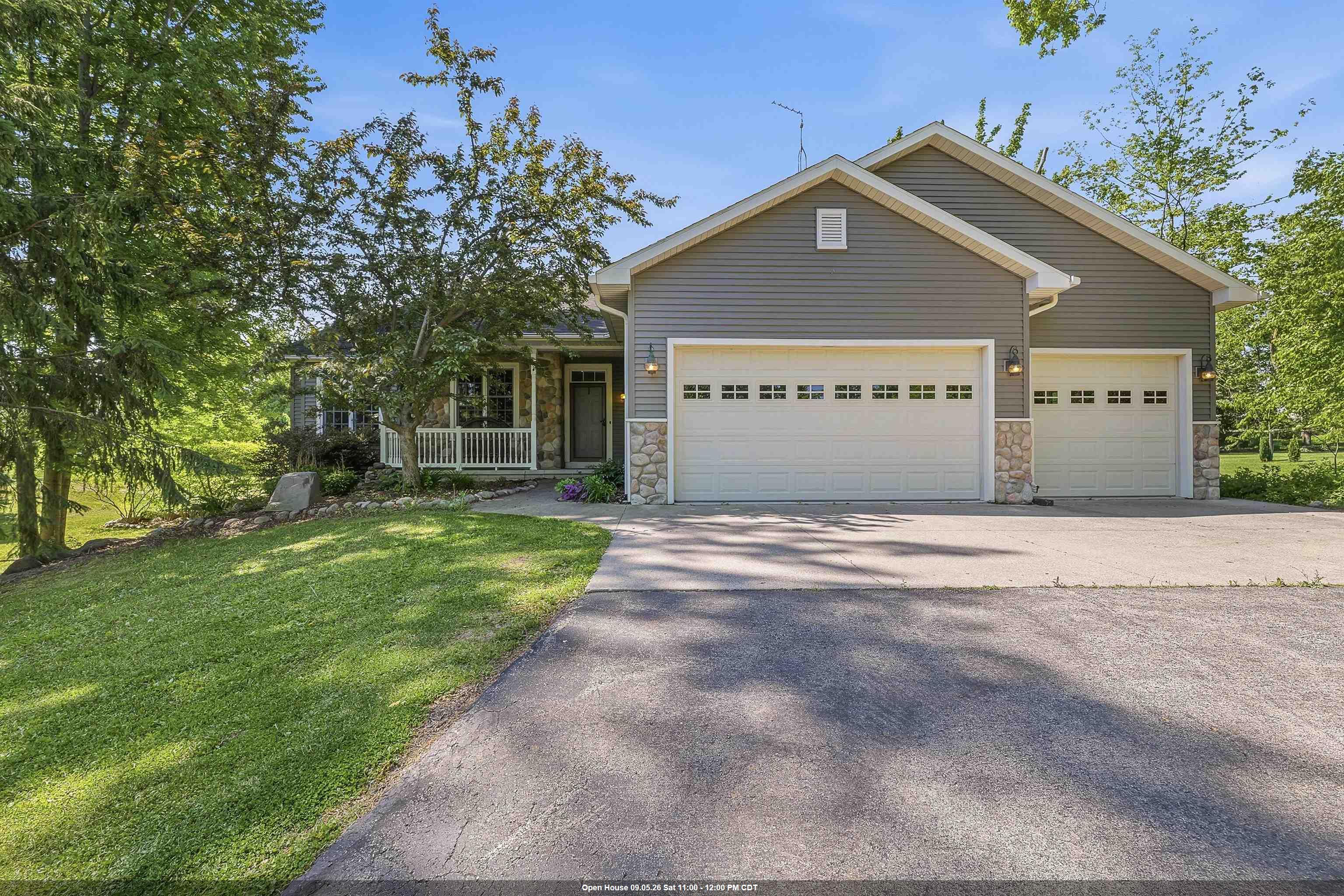 W7974 Thomaswood Trail Property Photo 1