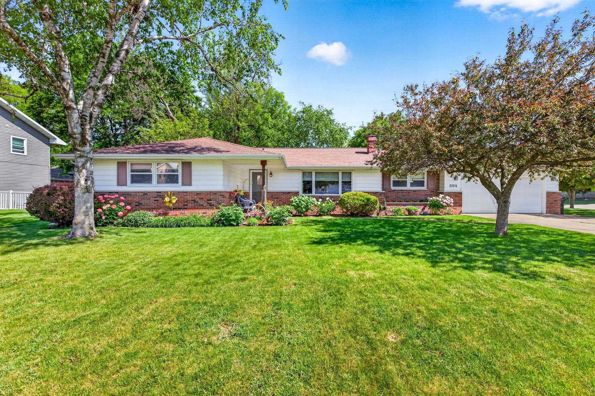3320 Crestview Drive Property Photo 1