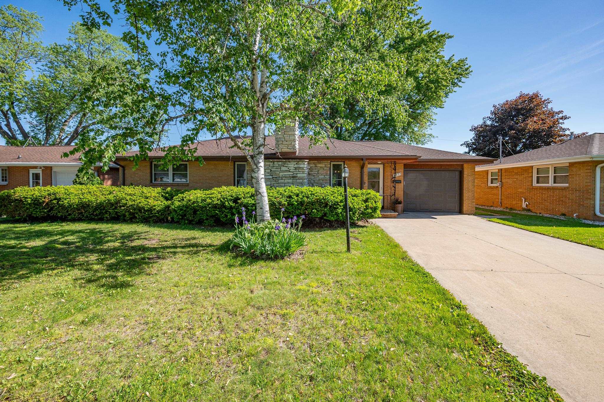 1677 LILAC Lane