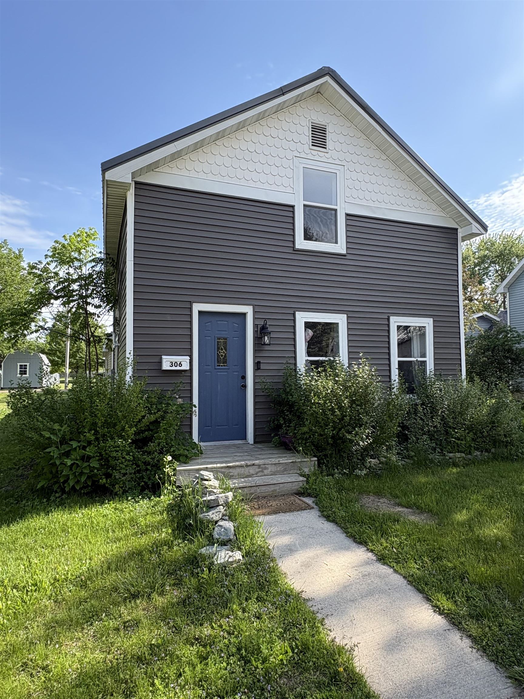 306 2nd Street Property Photo 1