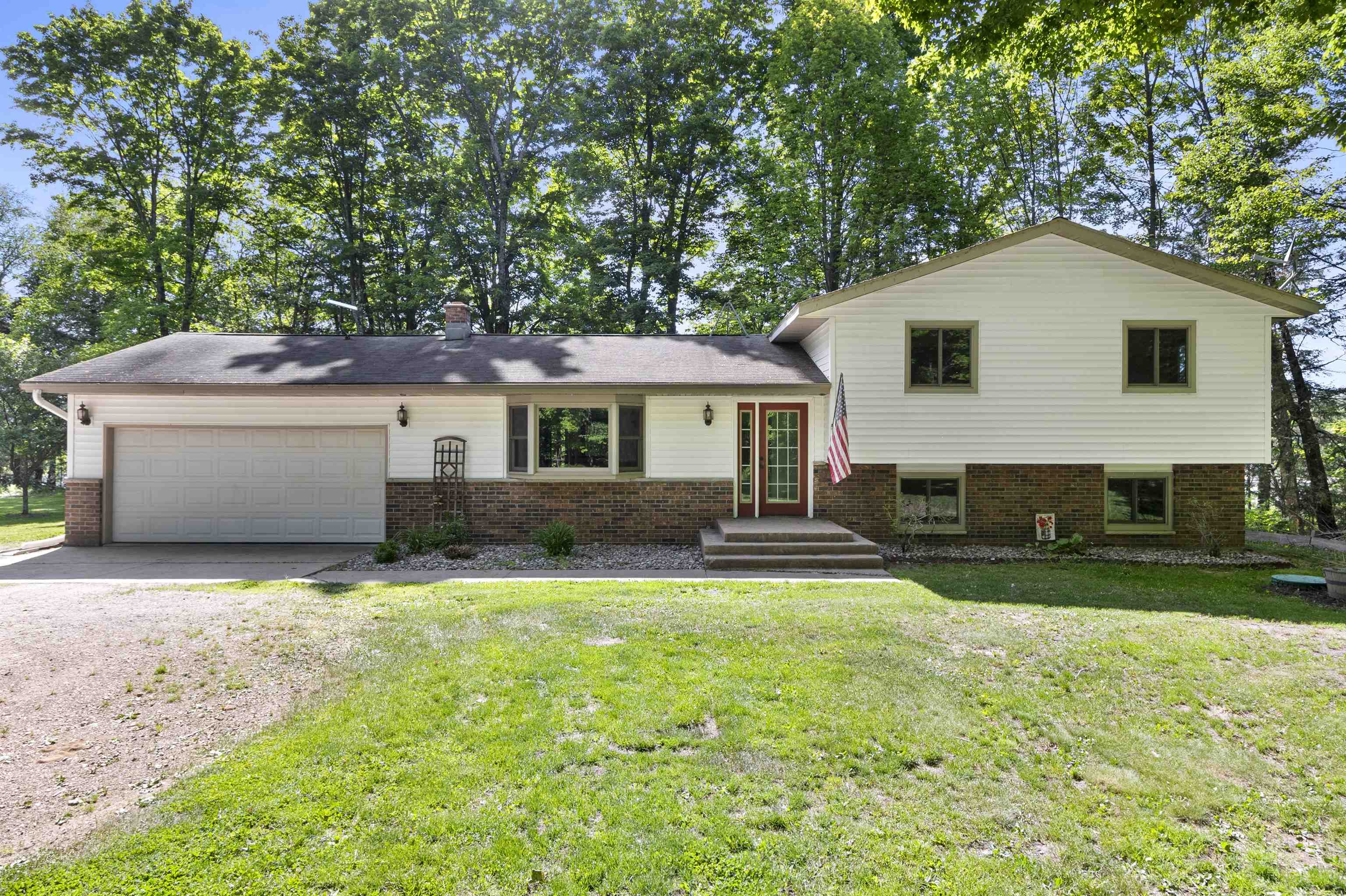 759 Hemlock Drive Property Photo 1