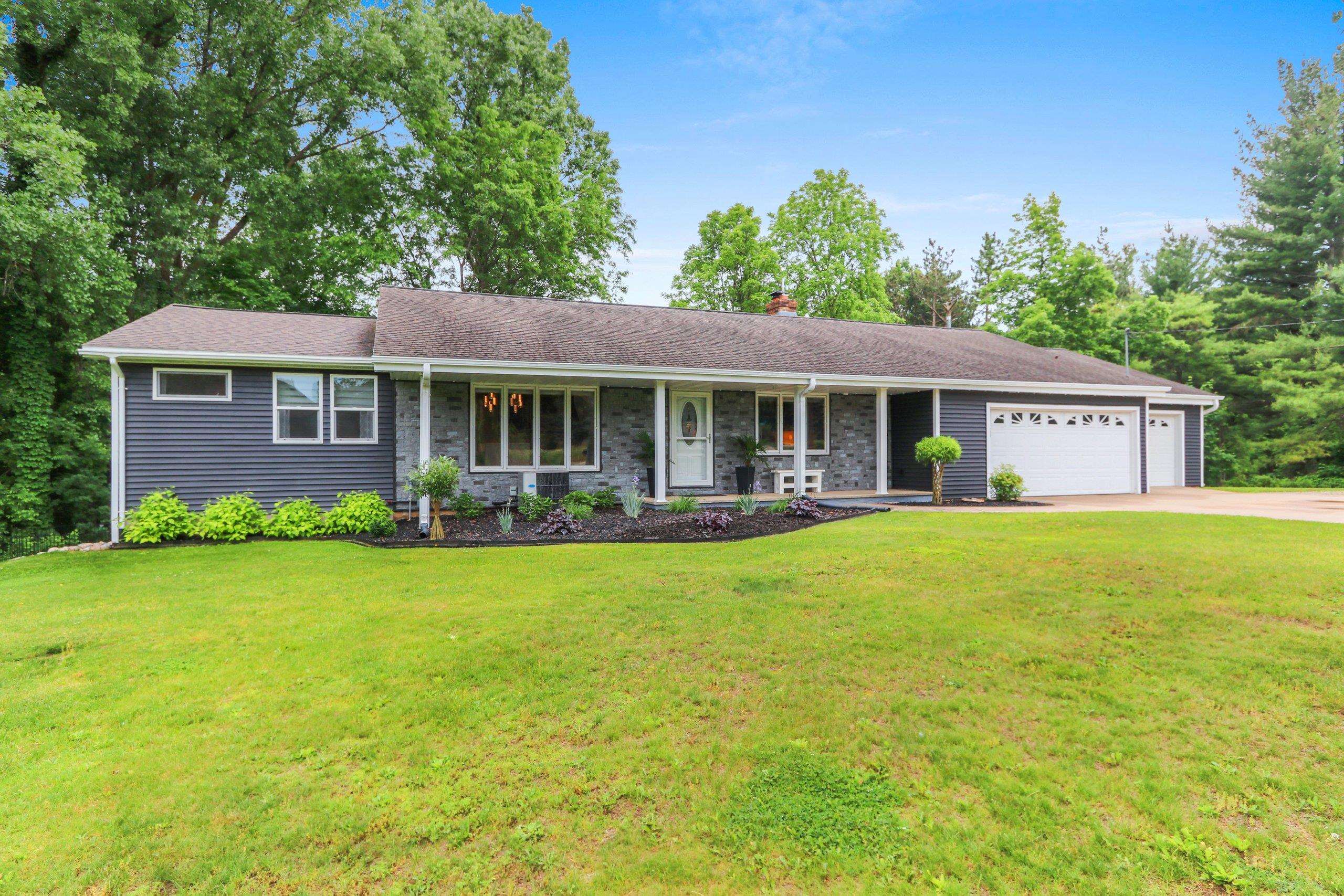 389 Sunlite Drive Property Photo 1