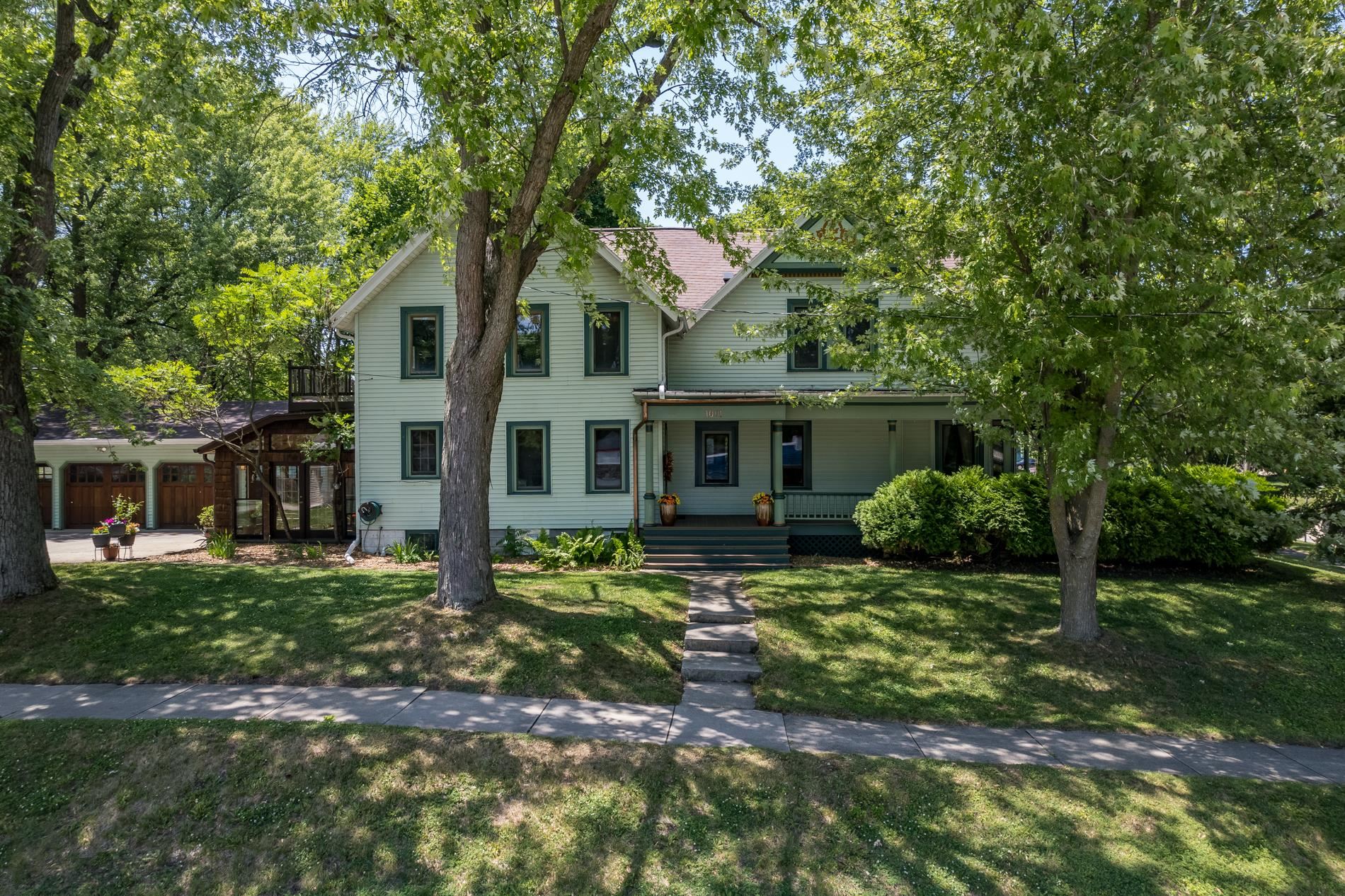 1001 S Lawe Street Property Photo 1