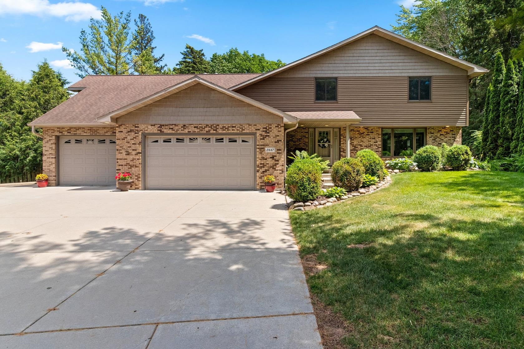 2447 PARKWOOD Drive