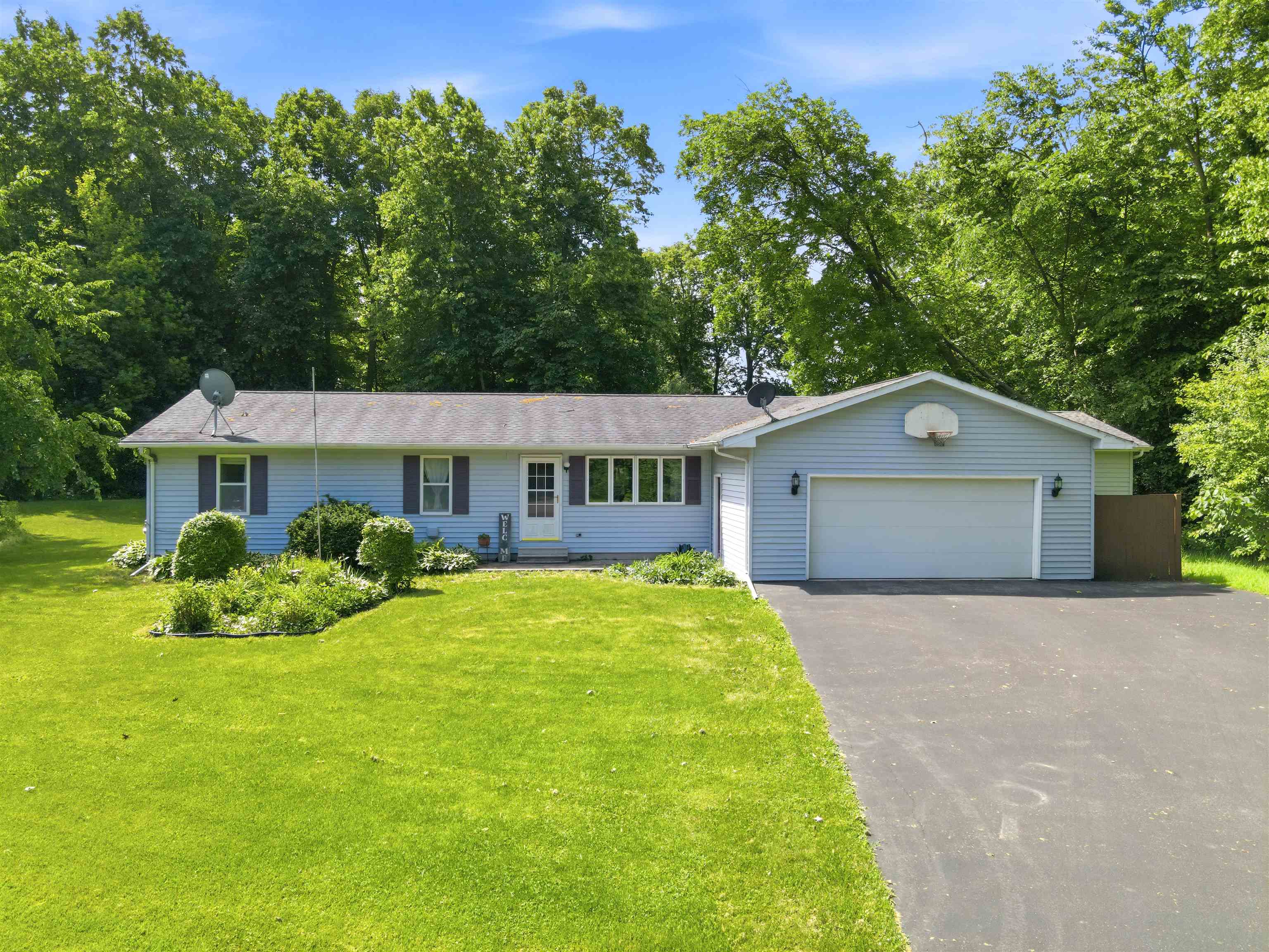 W7719 Chelen Ridge Drive Property Photo 1