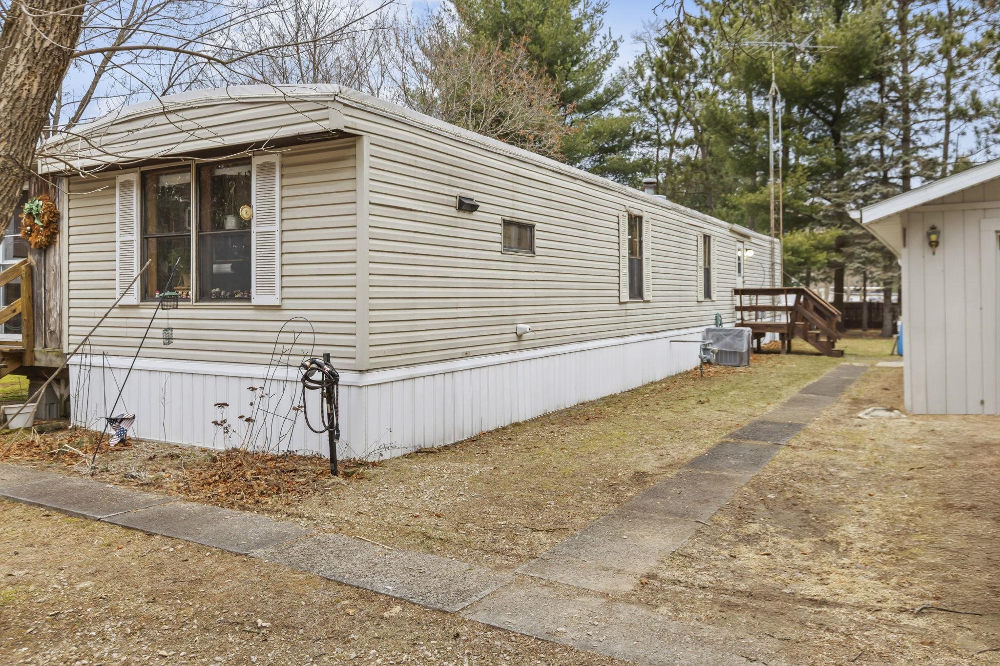 226 E Lohrville Avenue Property Photo 1