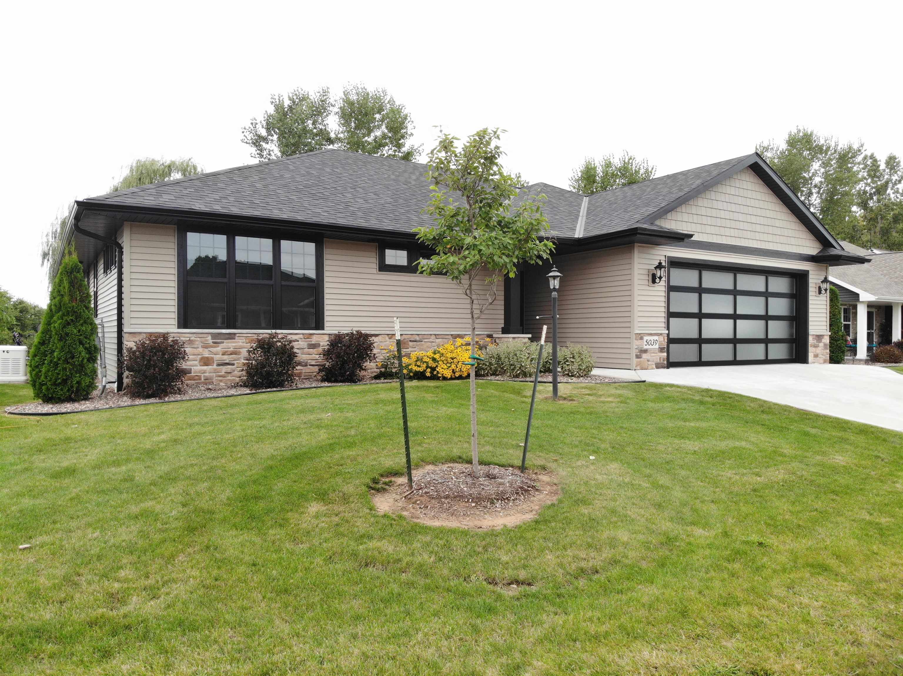 5039 N Milkweed Trail Property Photo 1
