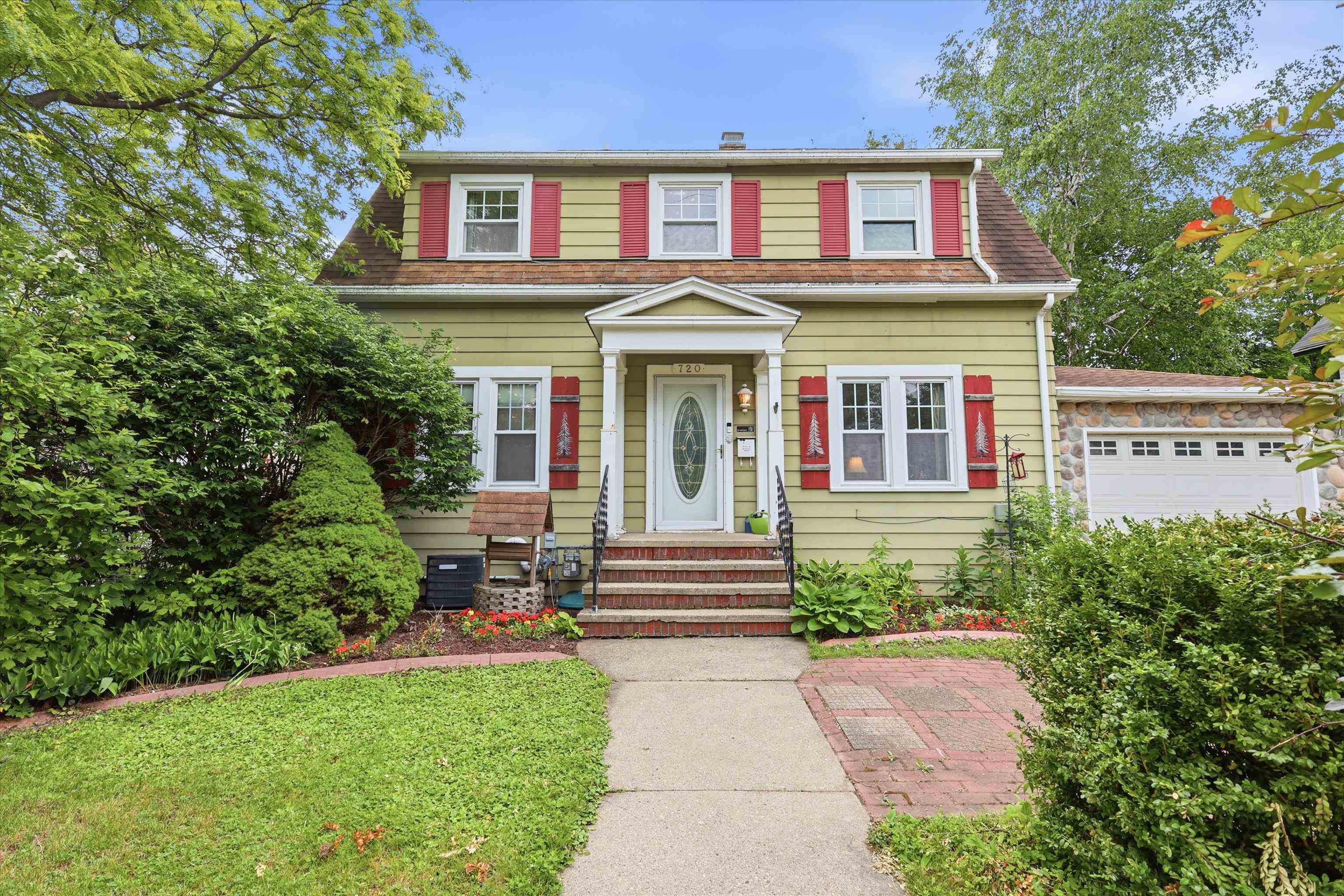 720 Grignon Street Property Photo 1