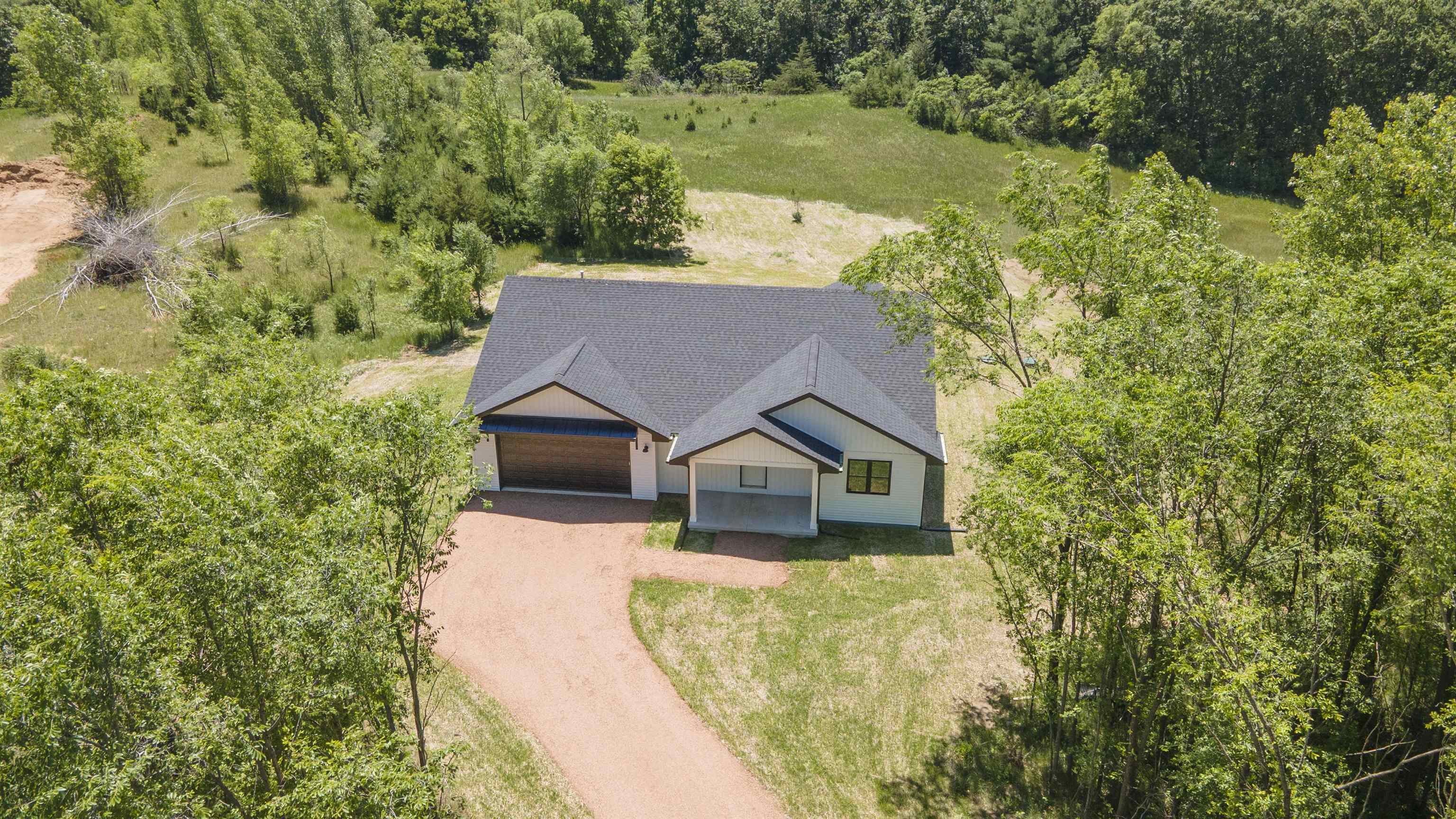 1043 E Taplin Drive Property Photo 1