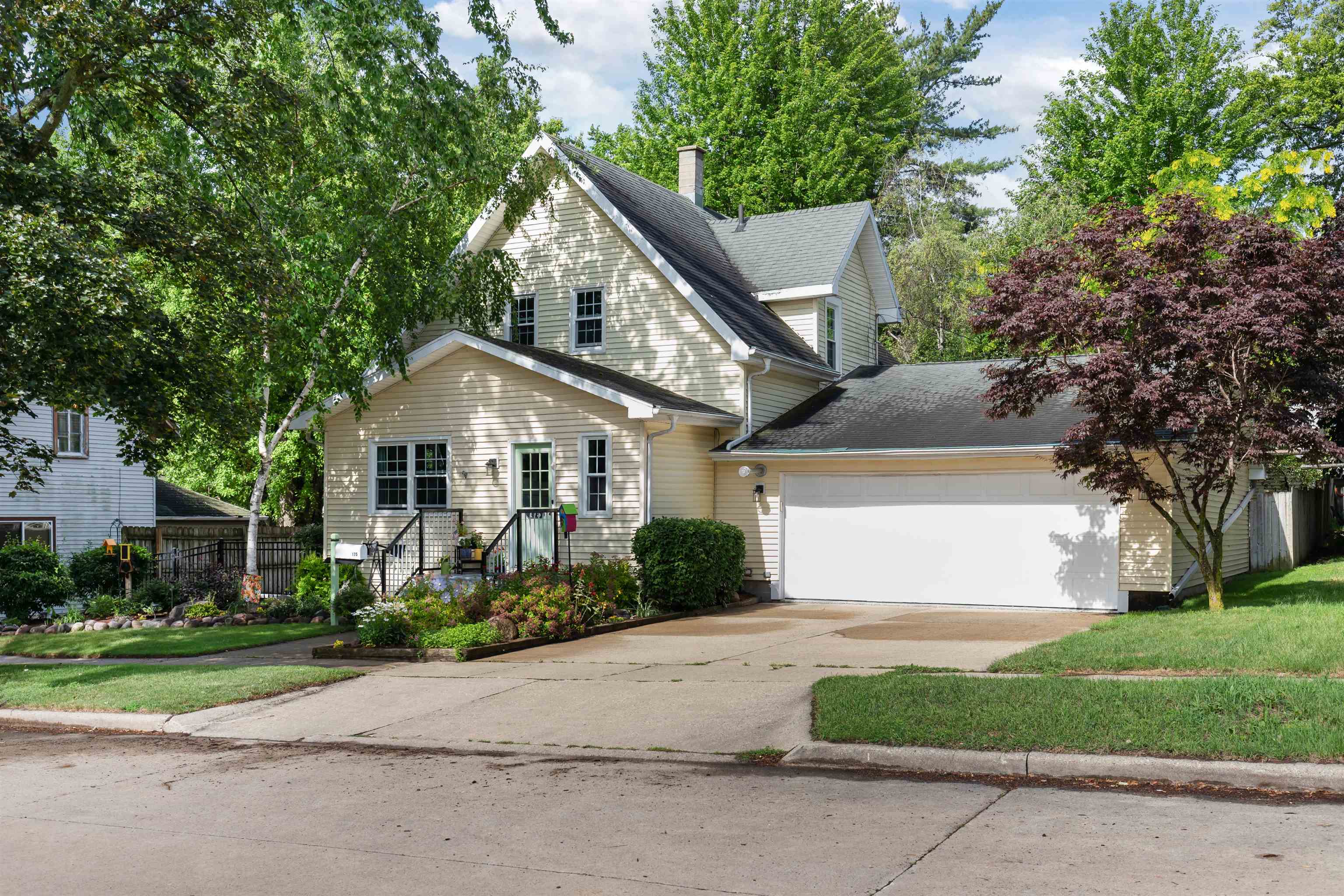 175 Spring Street Property Photo 1