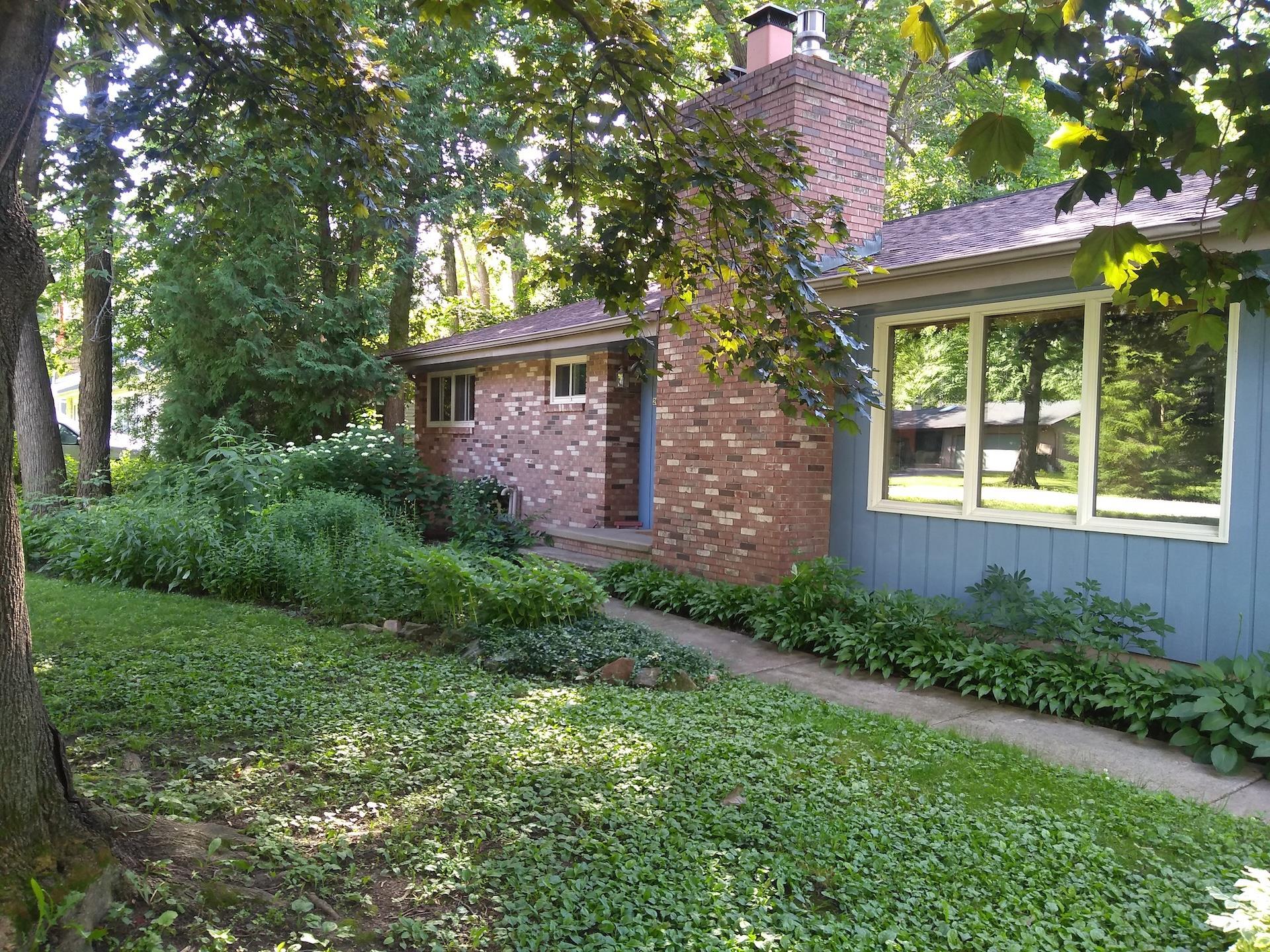2627 Oakcrest Drive Property Photo 1