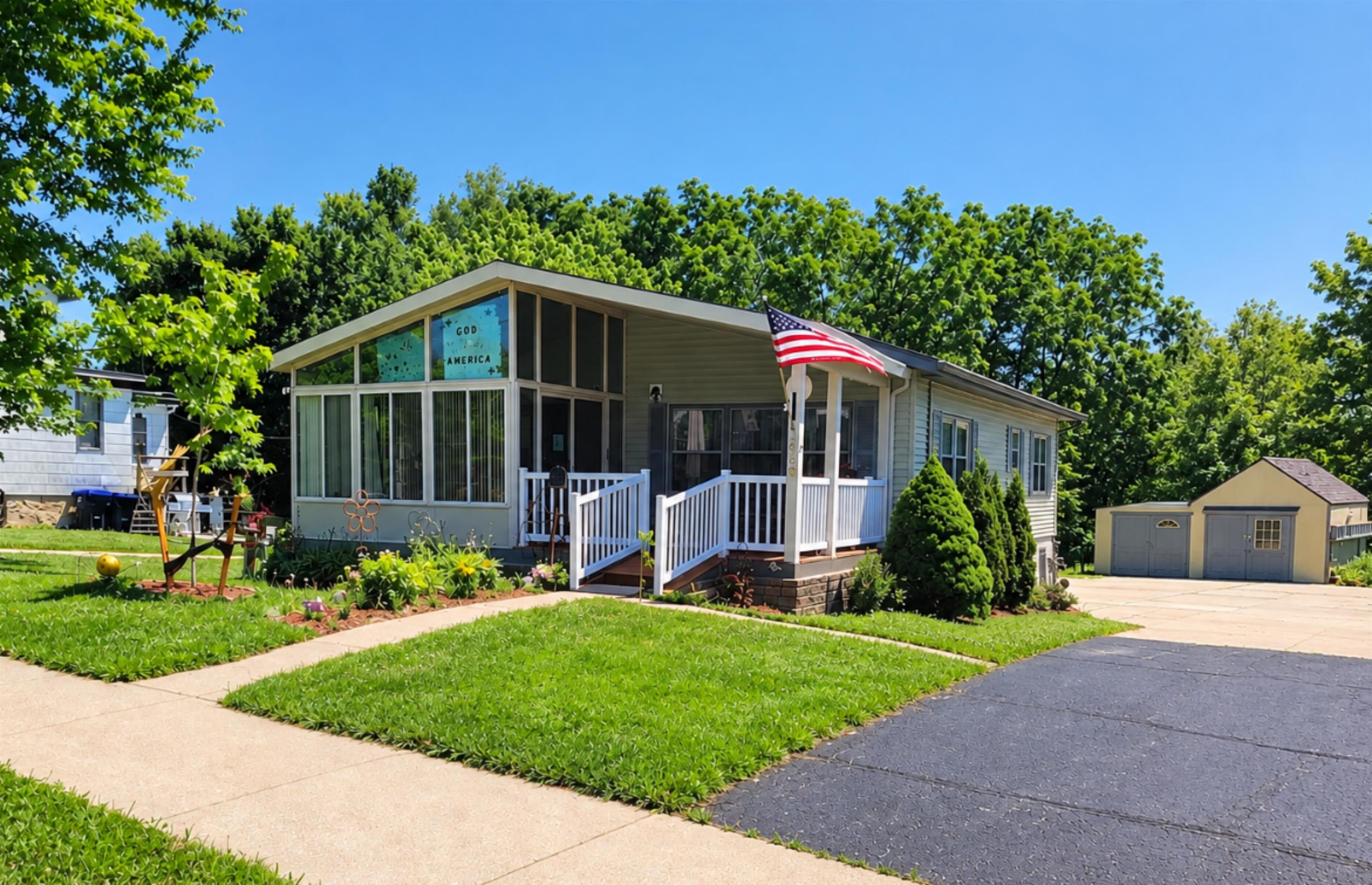 440 N MAIN Street