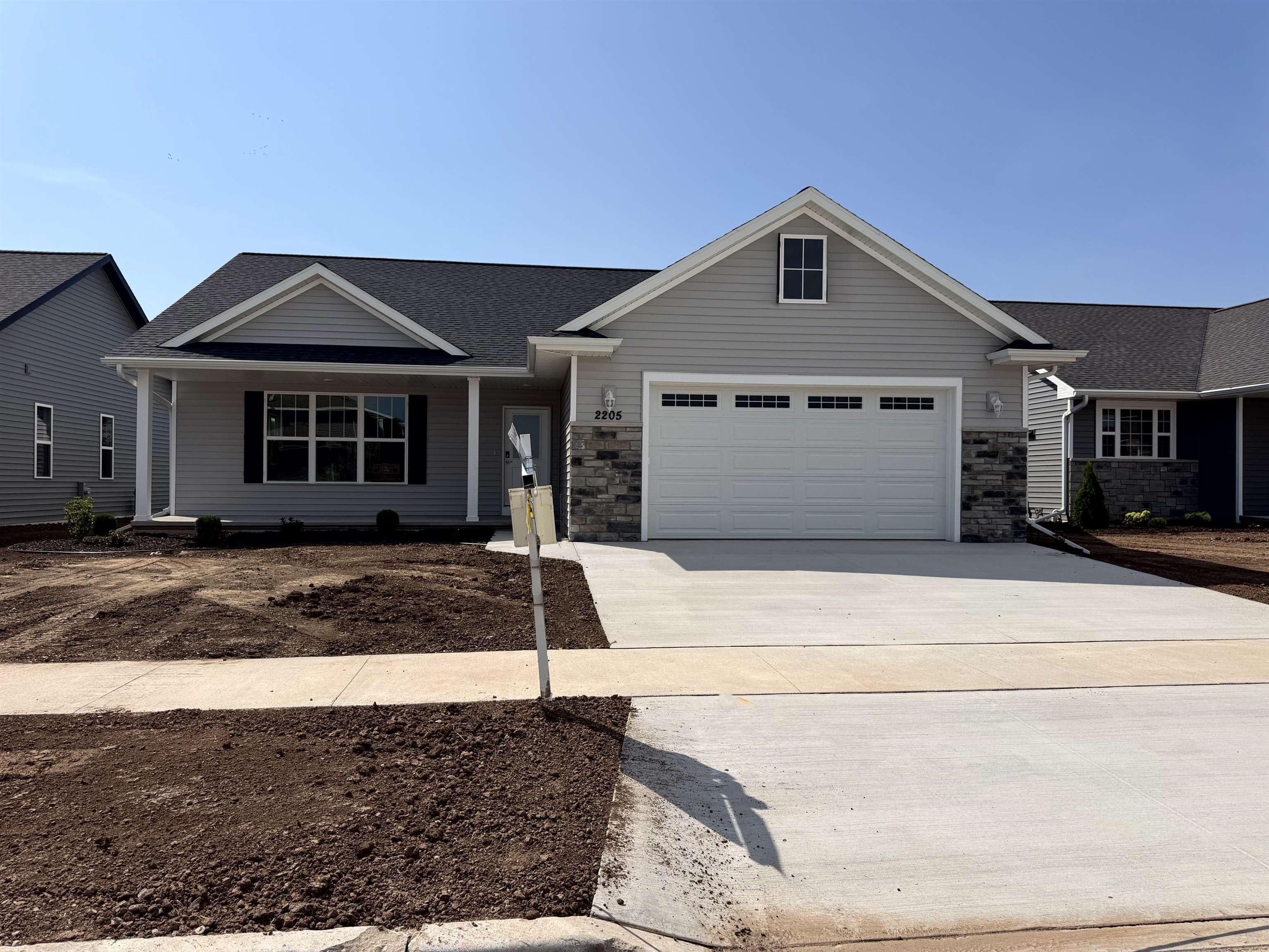 2205 Golden Gate Drive Property Photo 1