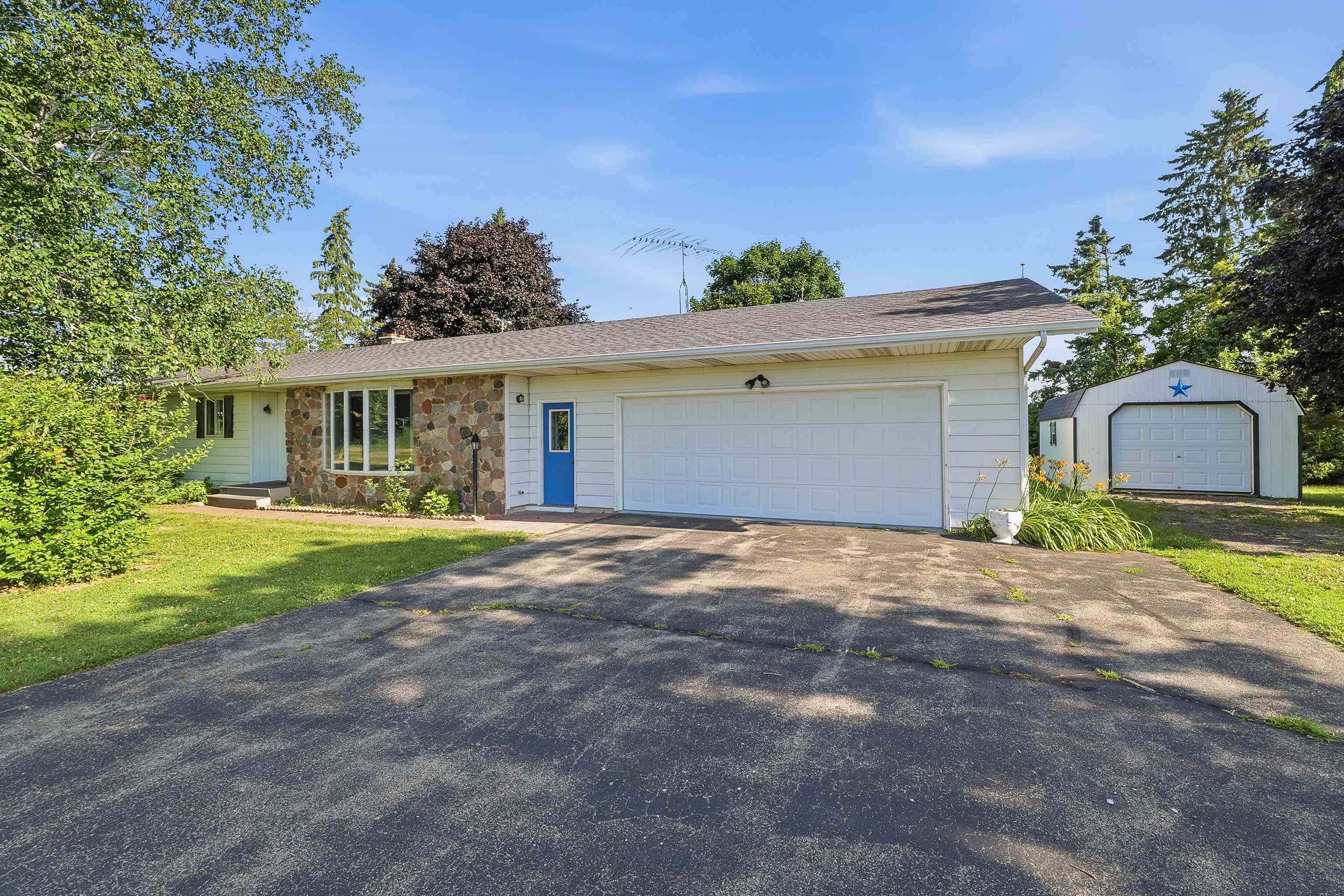W1280 County Road K Property Photo 1