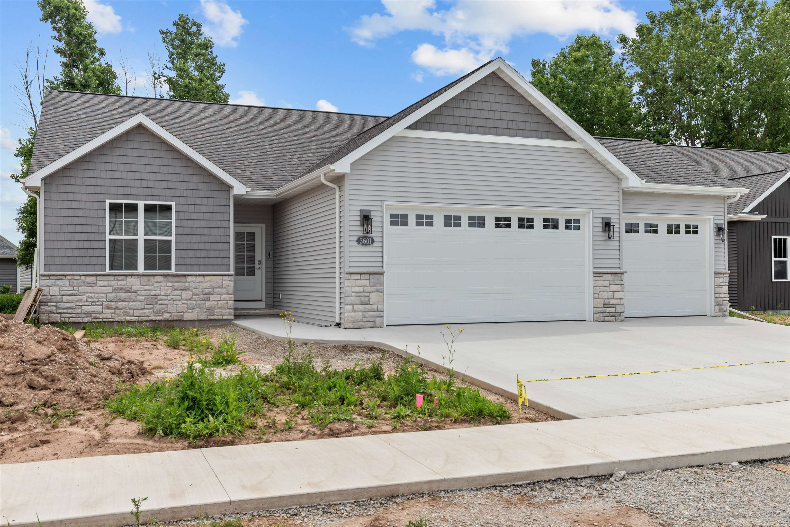 3601 E Gladiolus Place Property Photo 1