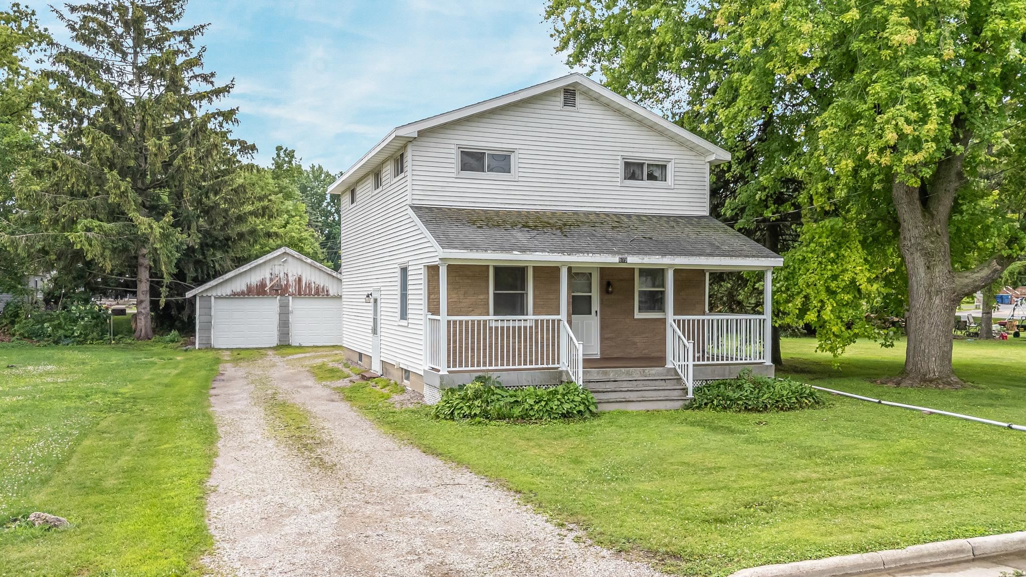 619 Riverview Drive Property Photo 1