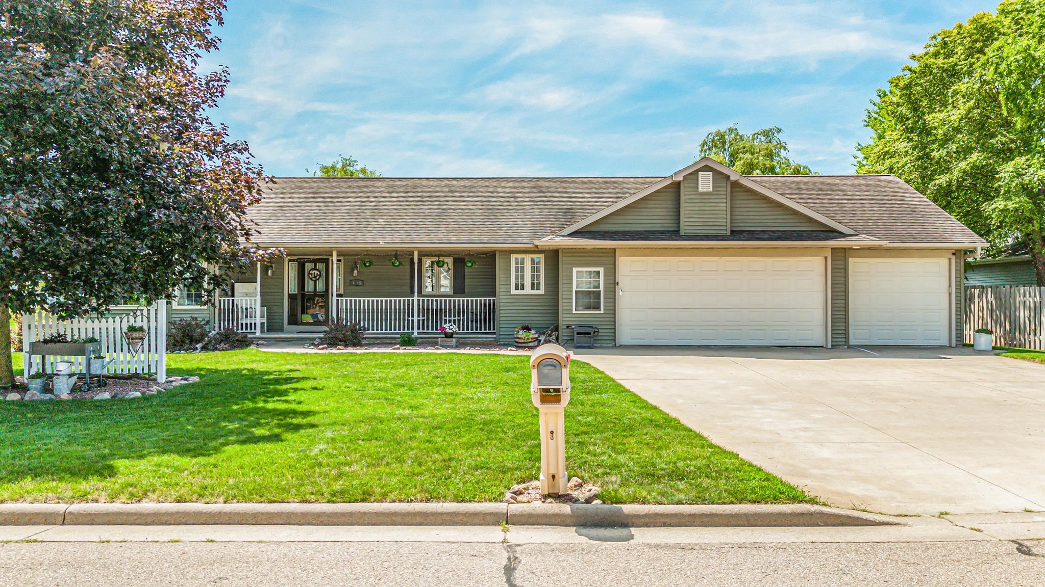 1108 Mistletoe Lane Property Photo 1