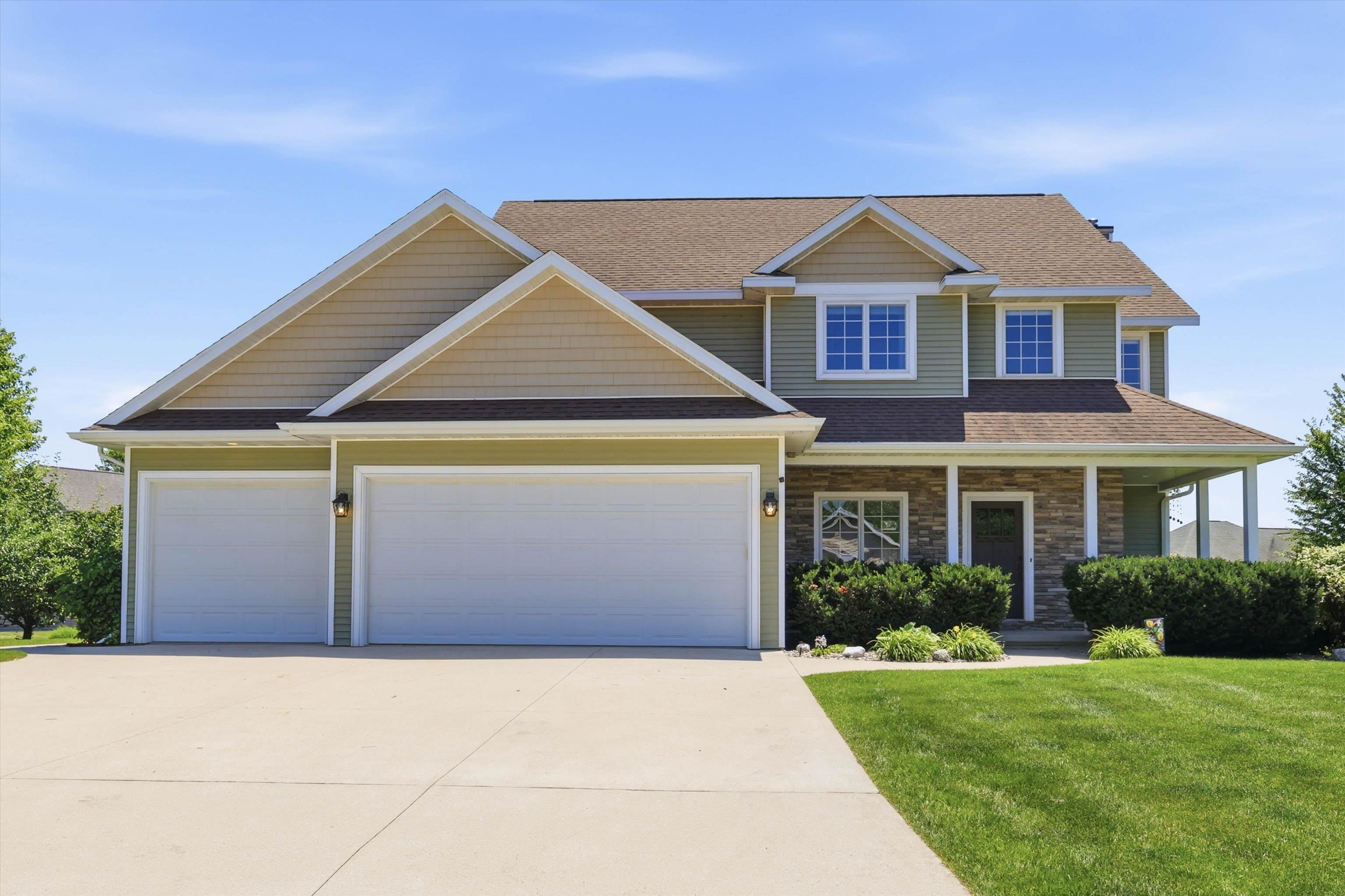 W5261 Arbor Vitae Court Property Photo 1
