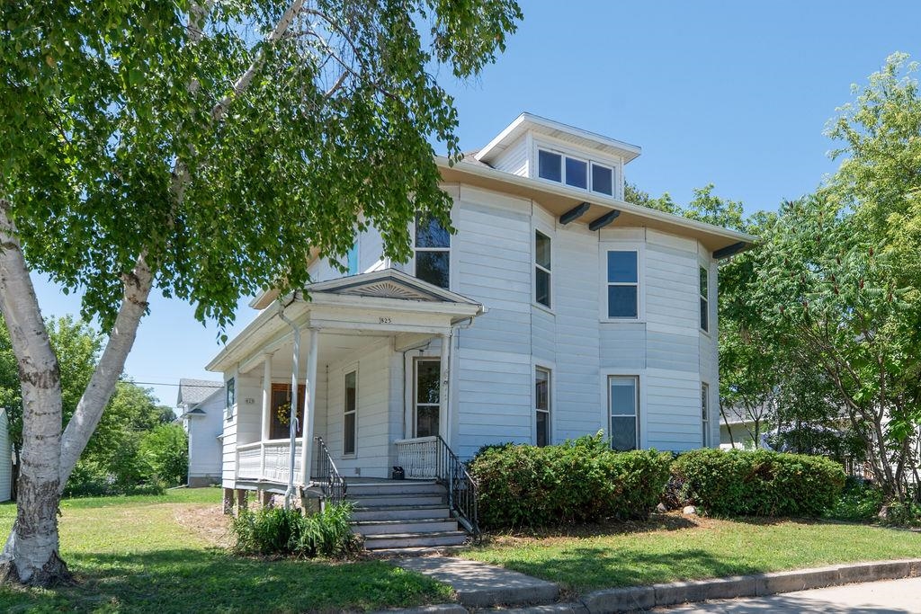 825 FREDERICK Street Property Photo 1