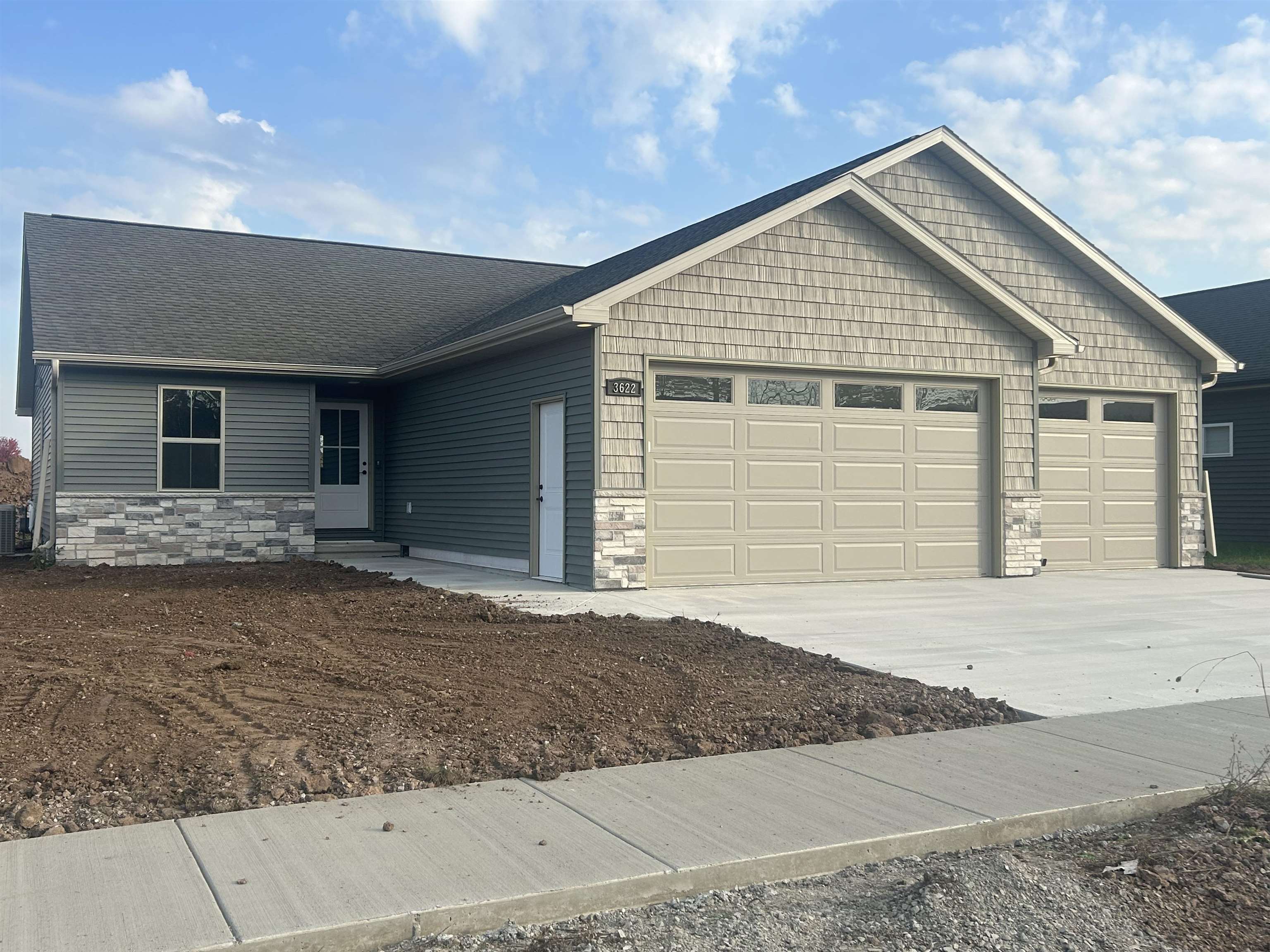 3622 E Gladiolus Place Property Photo 1