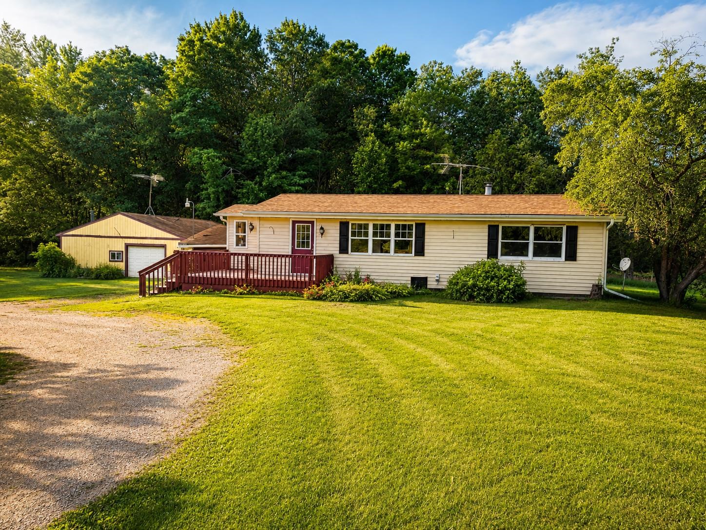 W11639 W Town Hall Road Property Photo 1